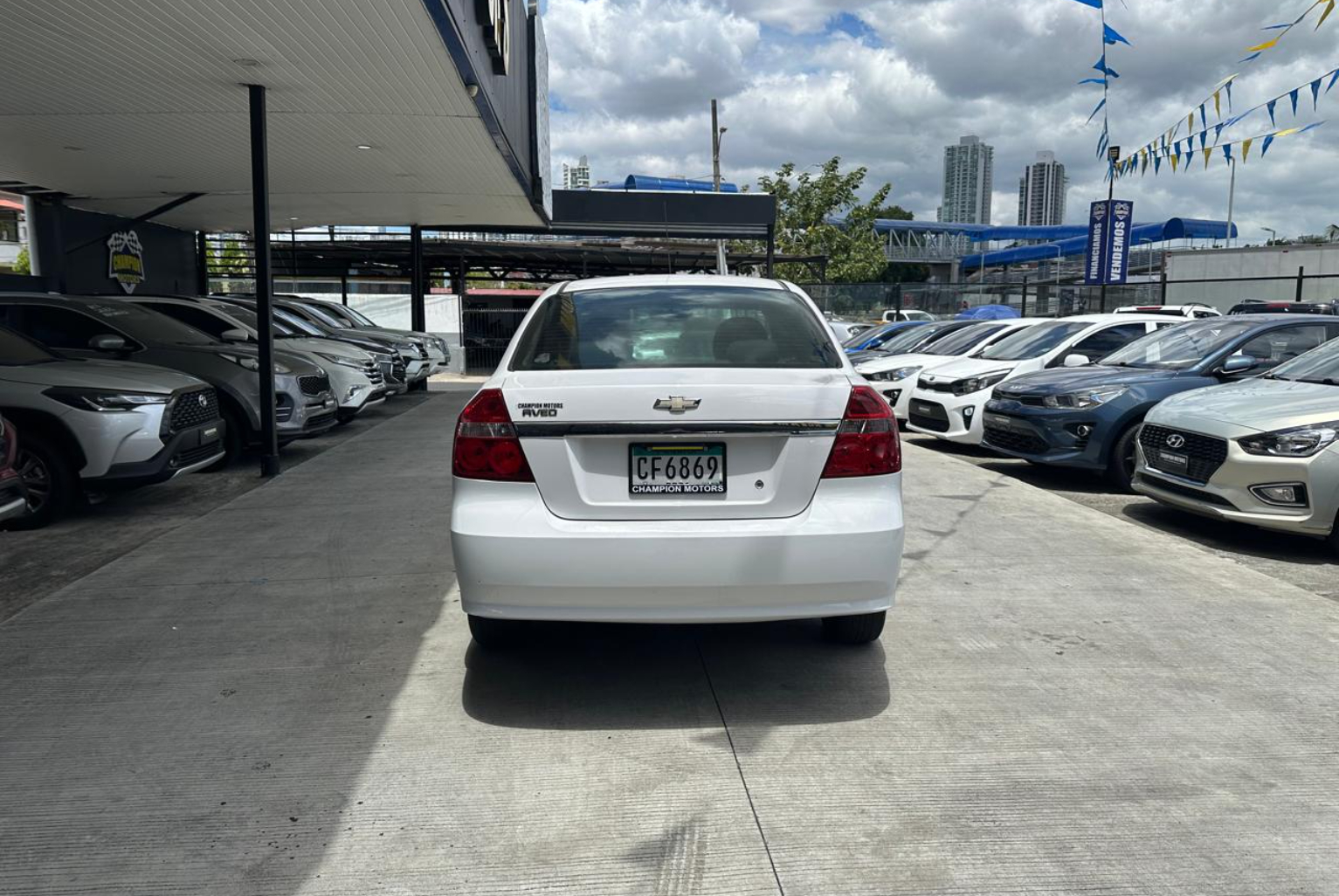 Chevrolet Aveo 2017 Automático color Blanco, Imagen #5