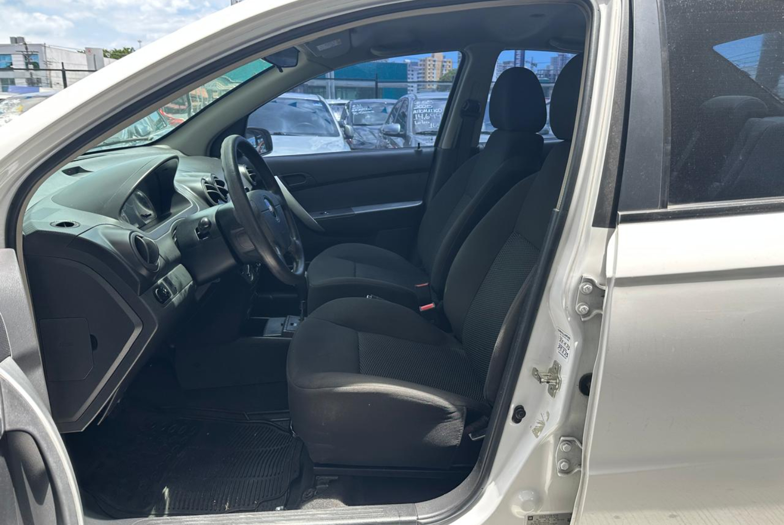 Chevrolet Aveo 2017 Automático color Blanco, Imagen #7