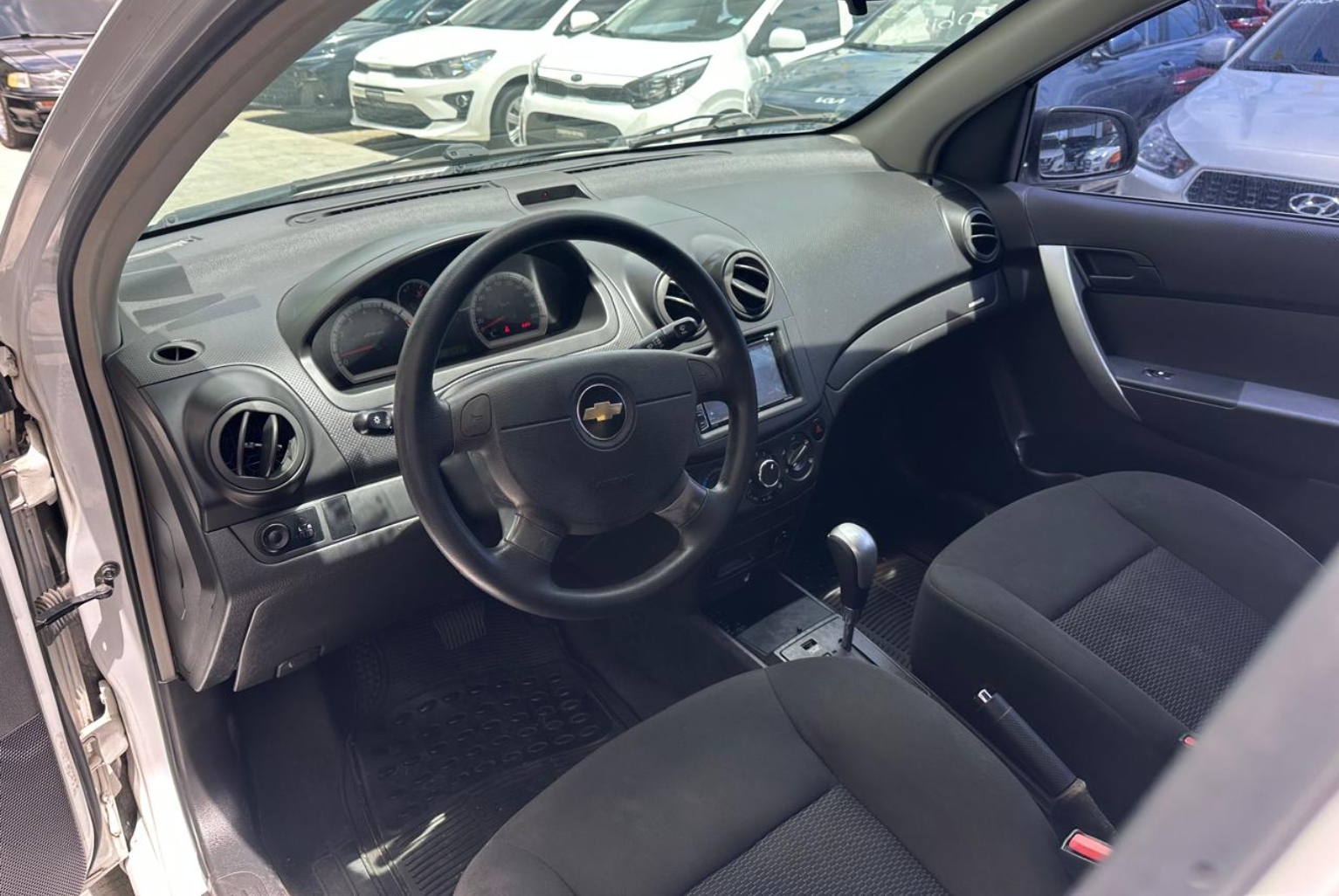 Chevrolet Aveo 2017 Automático color Blanco, Imagen #8