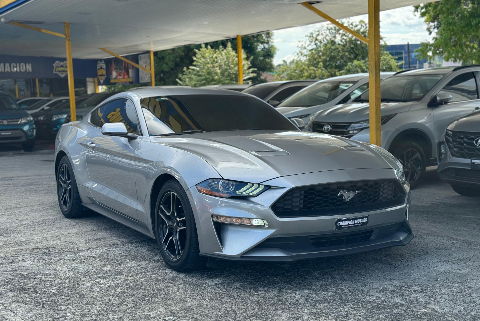 Ford Mustang 2020 Automático color Plateado, Imagen #3