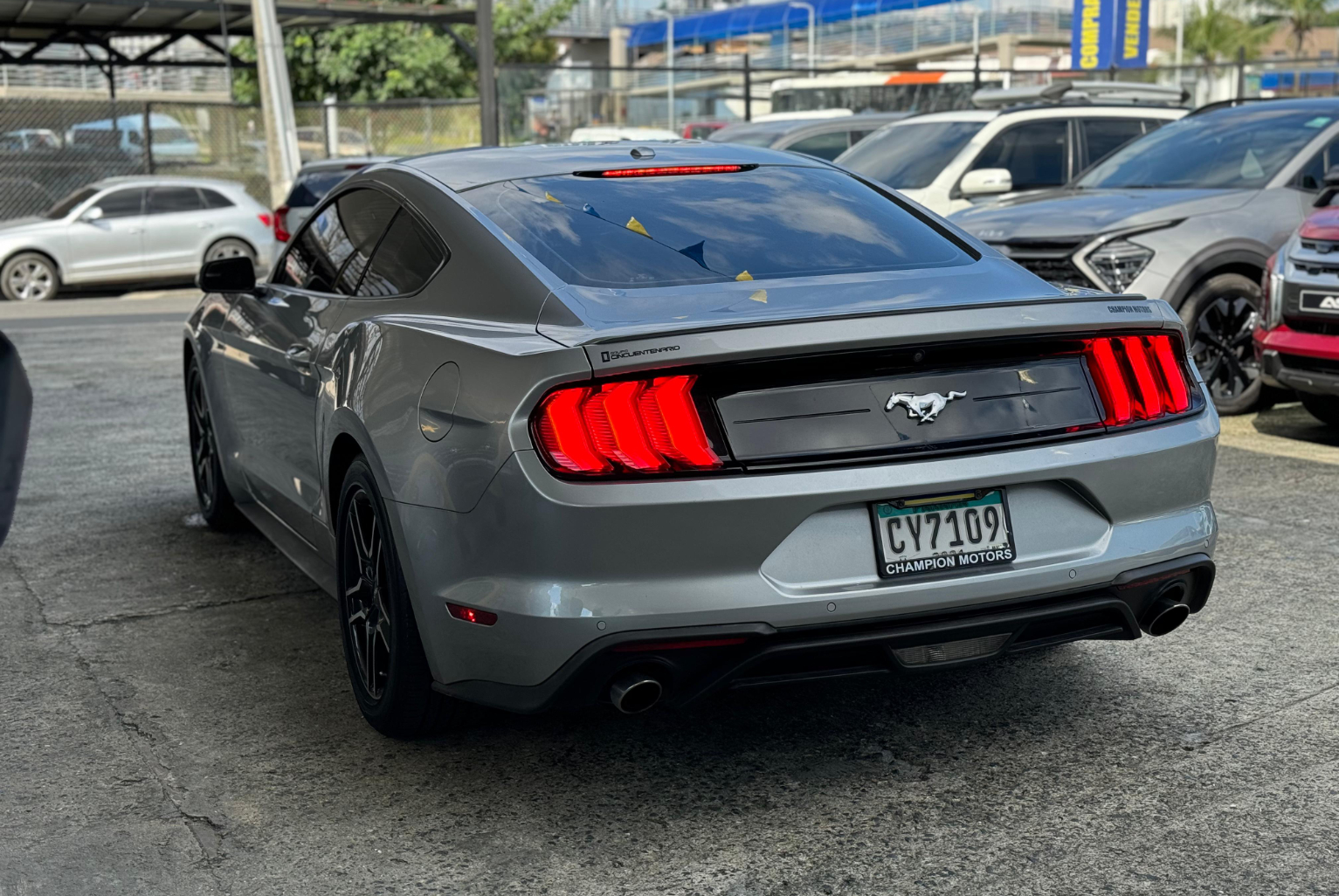 Ford Mustang 2020 Automático color Plateado, Imagen #6