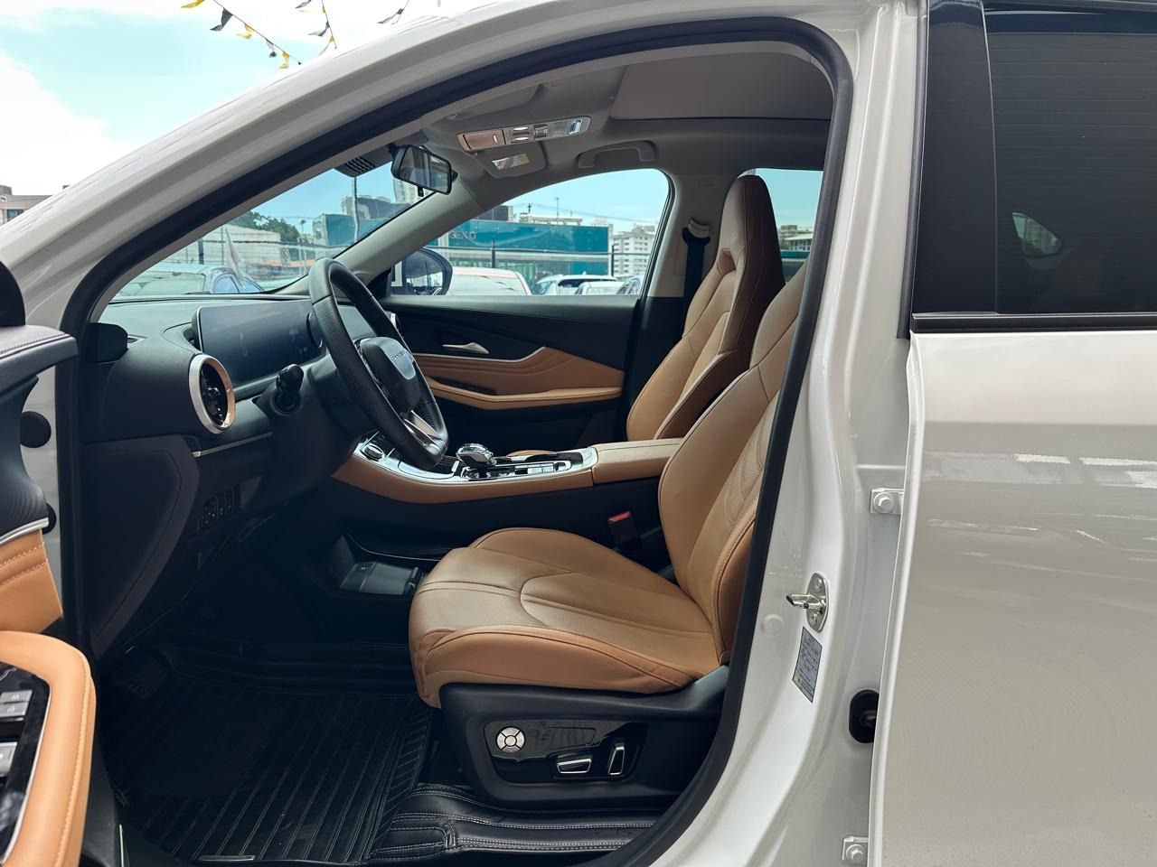 Forthing T5 HEV  2024, Foto 6