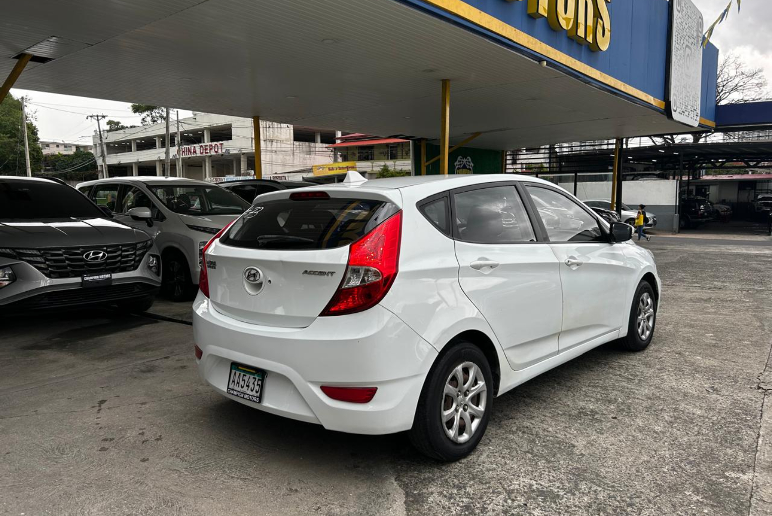 Hyundai Accent 2013 Automático color Blanco, Imagen #4