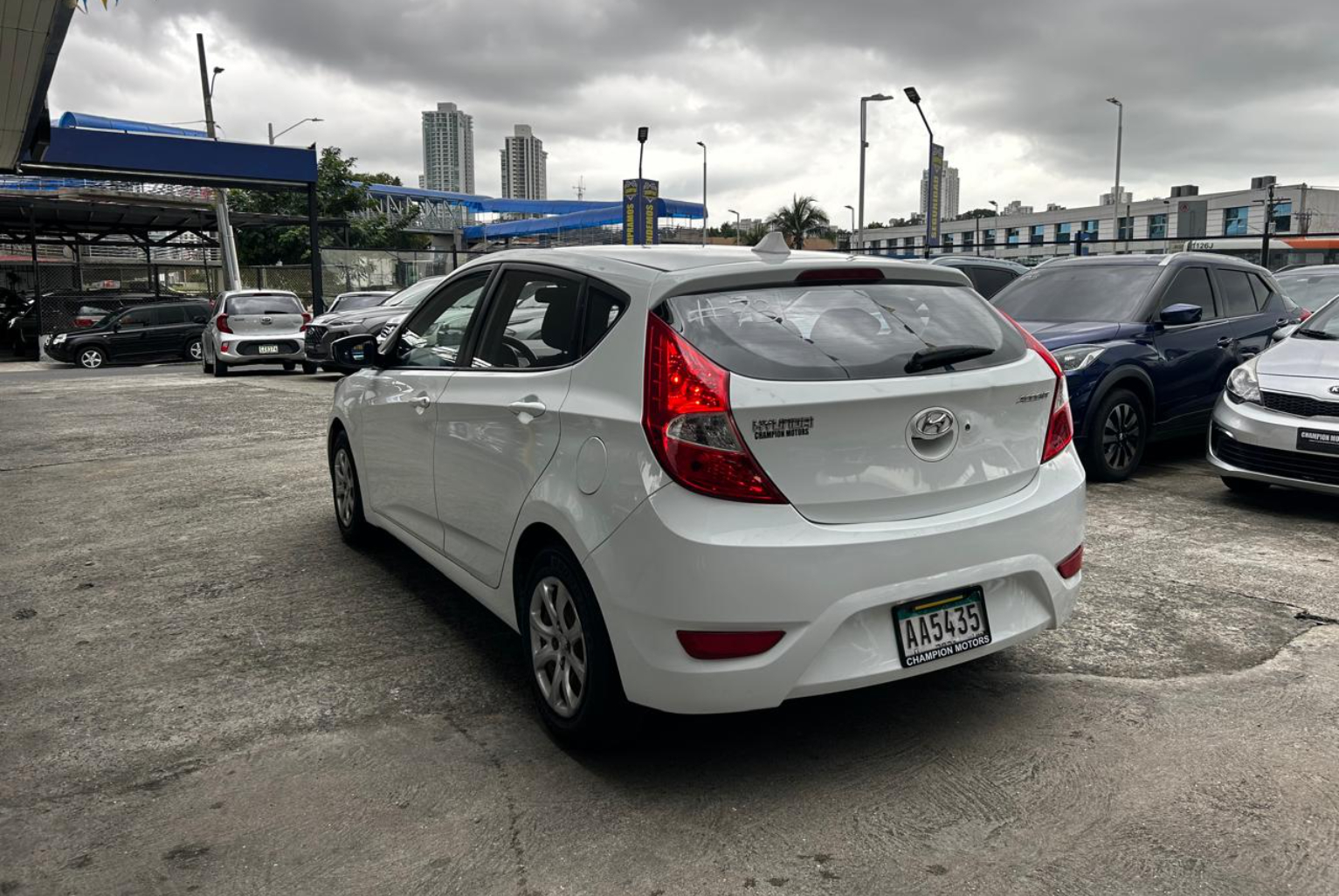 Hyundai Accent 2013 Automático color Blanco, Imagen #6