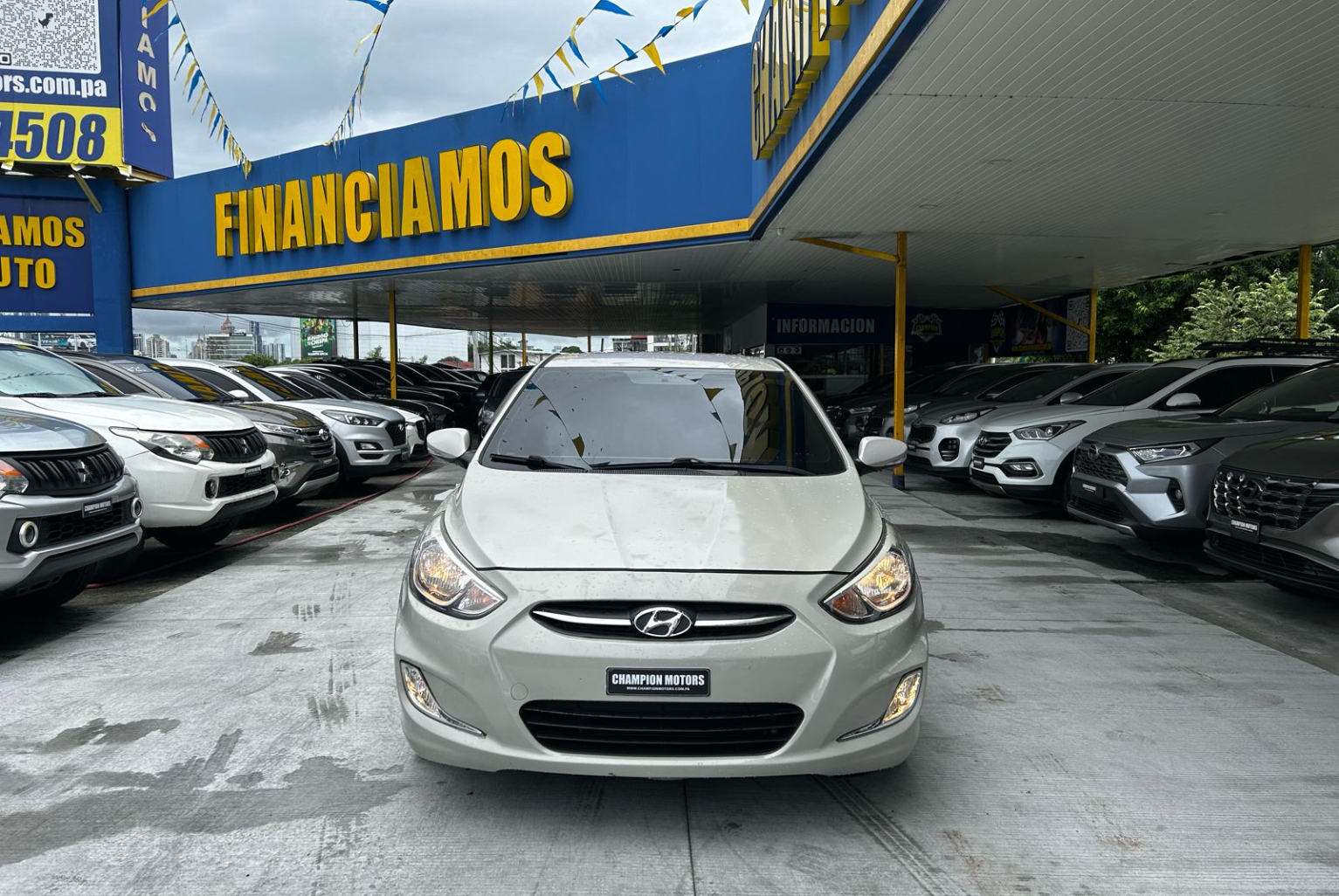 Hyundai Accent 2016 Automático color Beige, Imagen #2