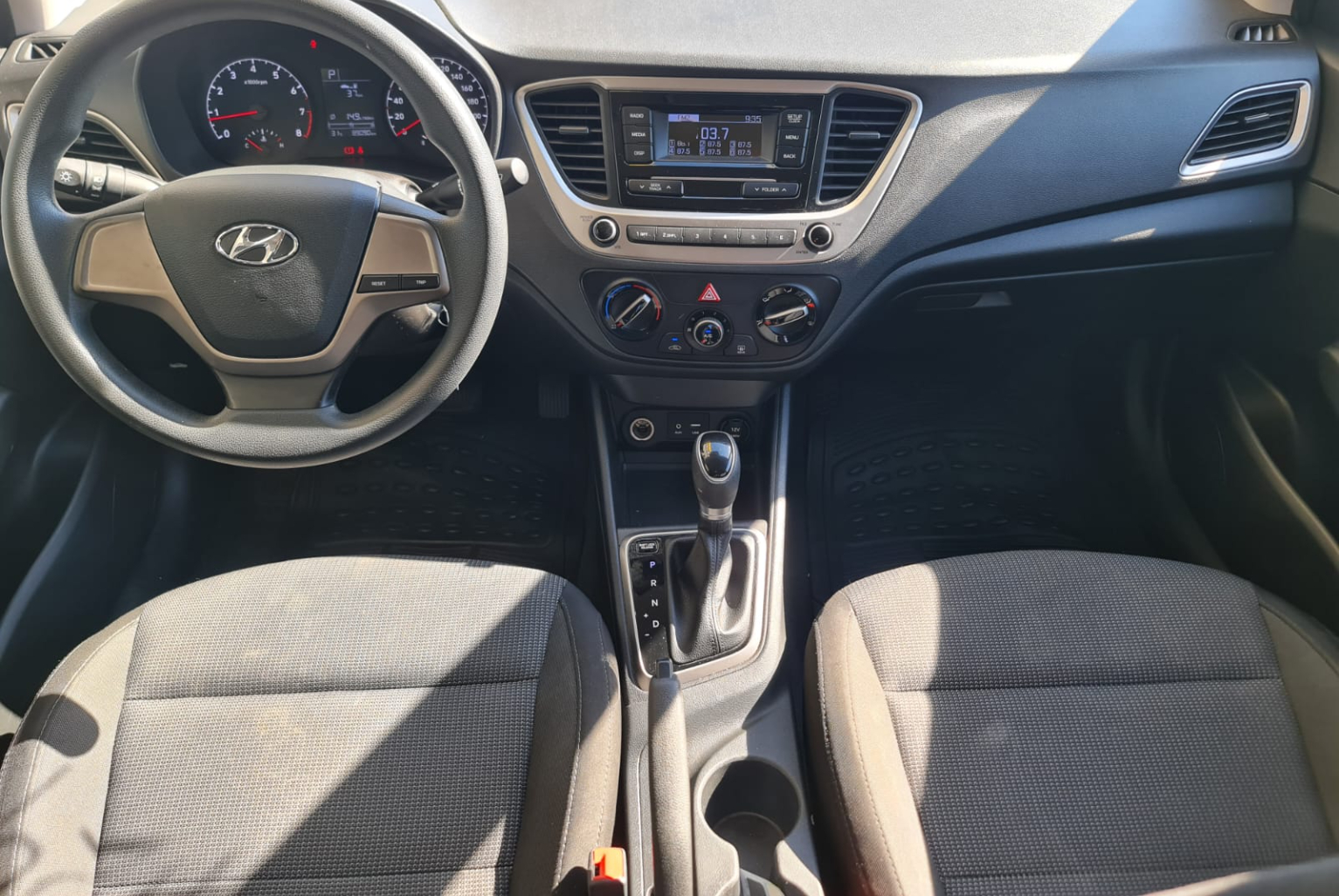 Hyundai Accent 2018 Automático color Plateado, Imagen #9