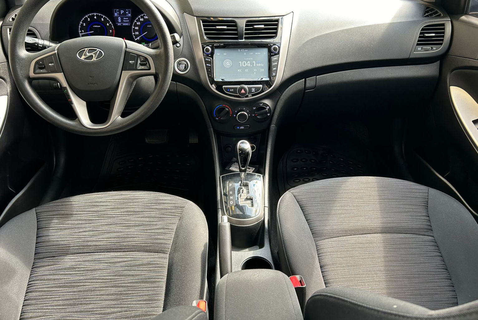 Hyundai Accent 2019 Automático color Plateado, Imagen #9