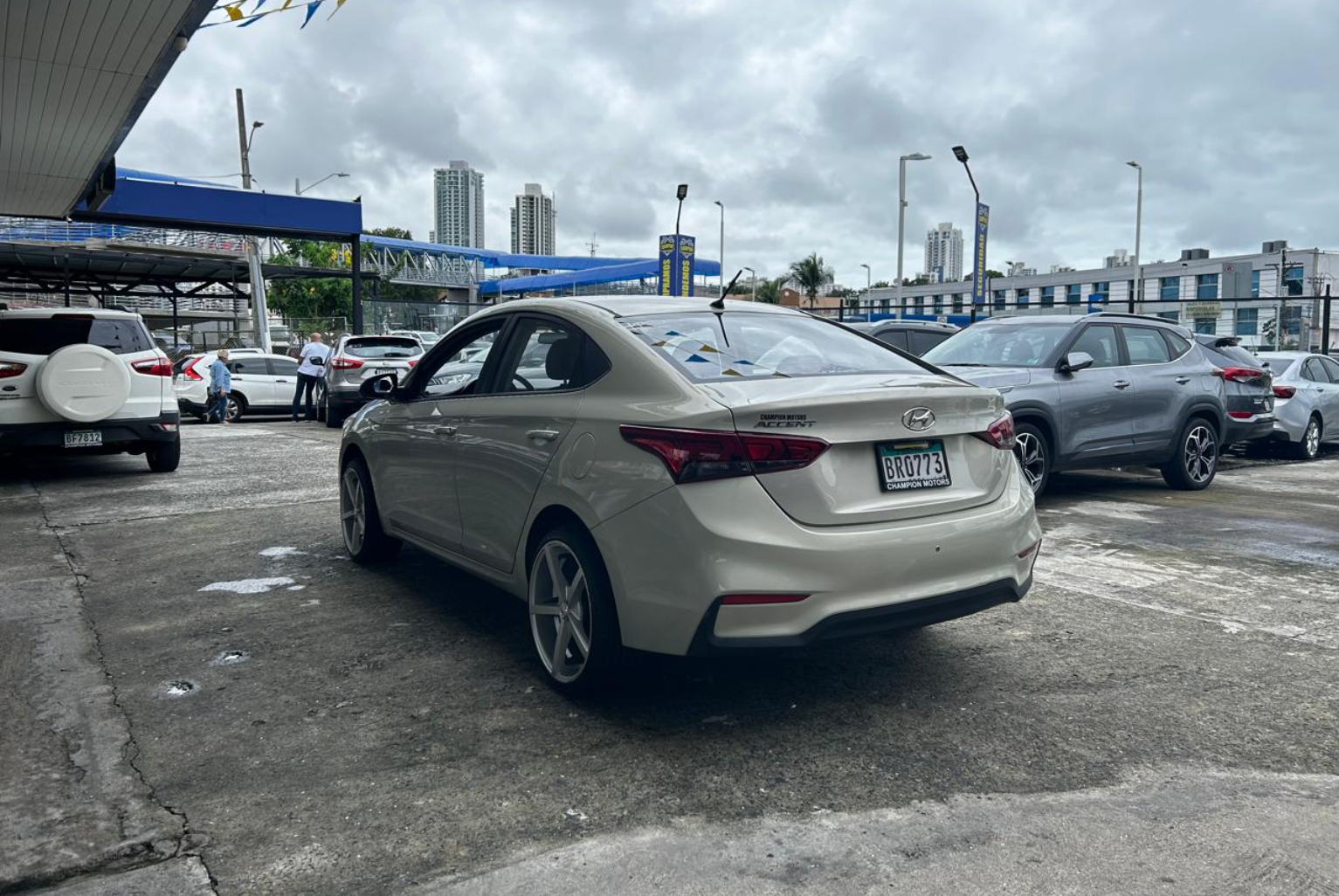 Hyundai Accent 2019 Manual color Plateado, Imagen #6