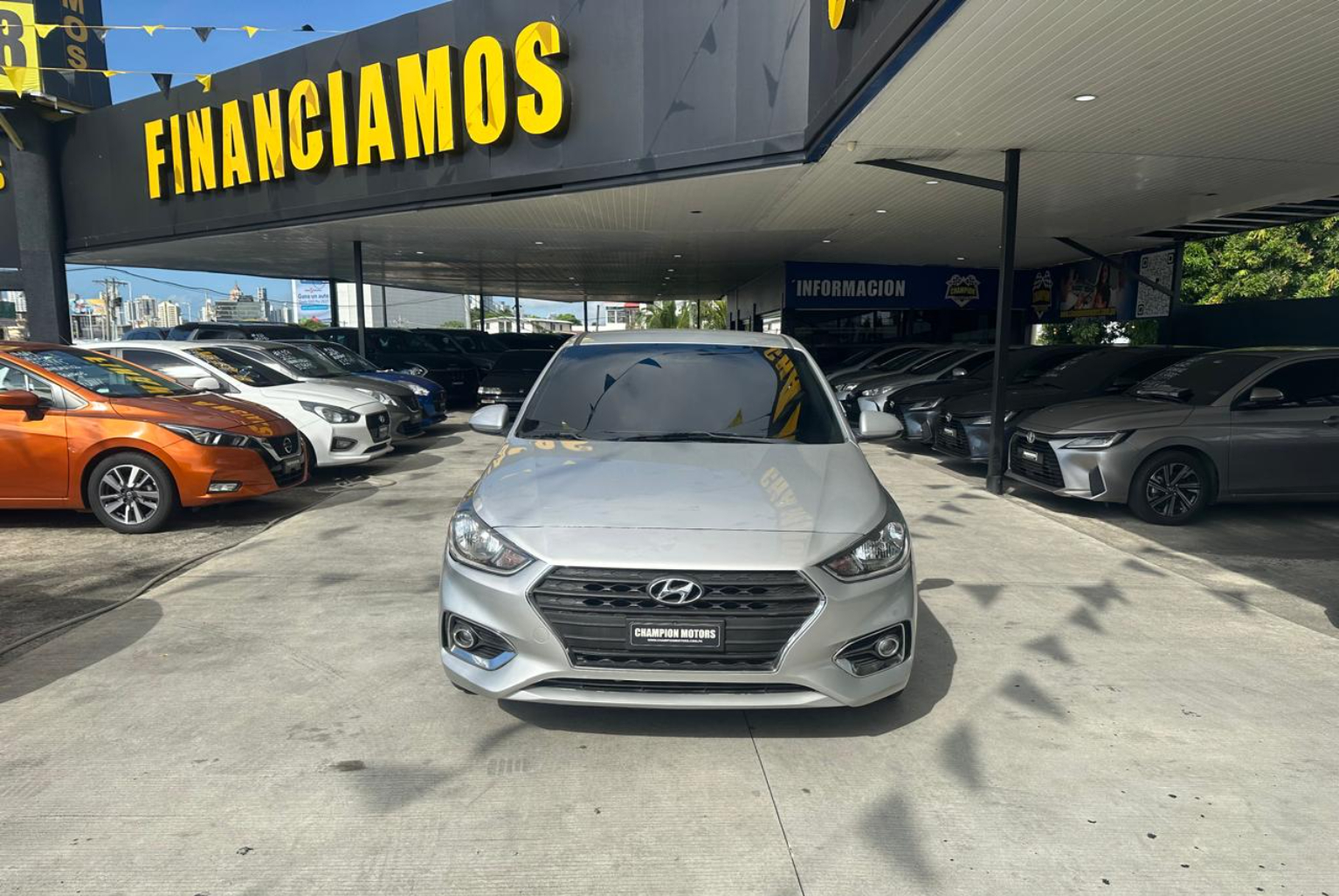 Hyundai Accent 2019 Automático color Plateado, Imagen #2