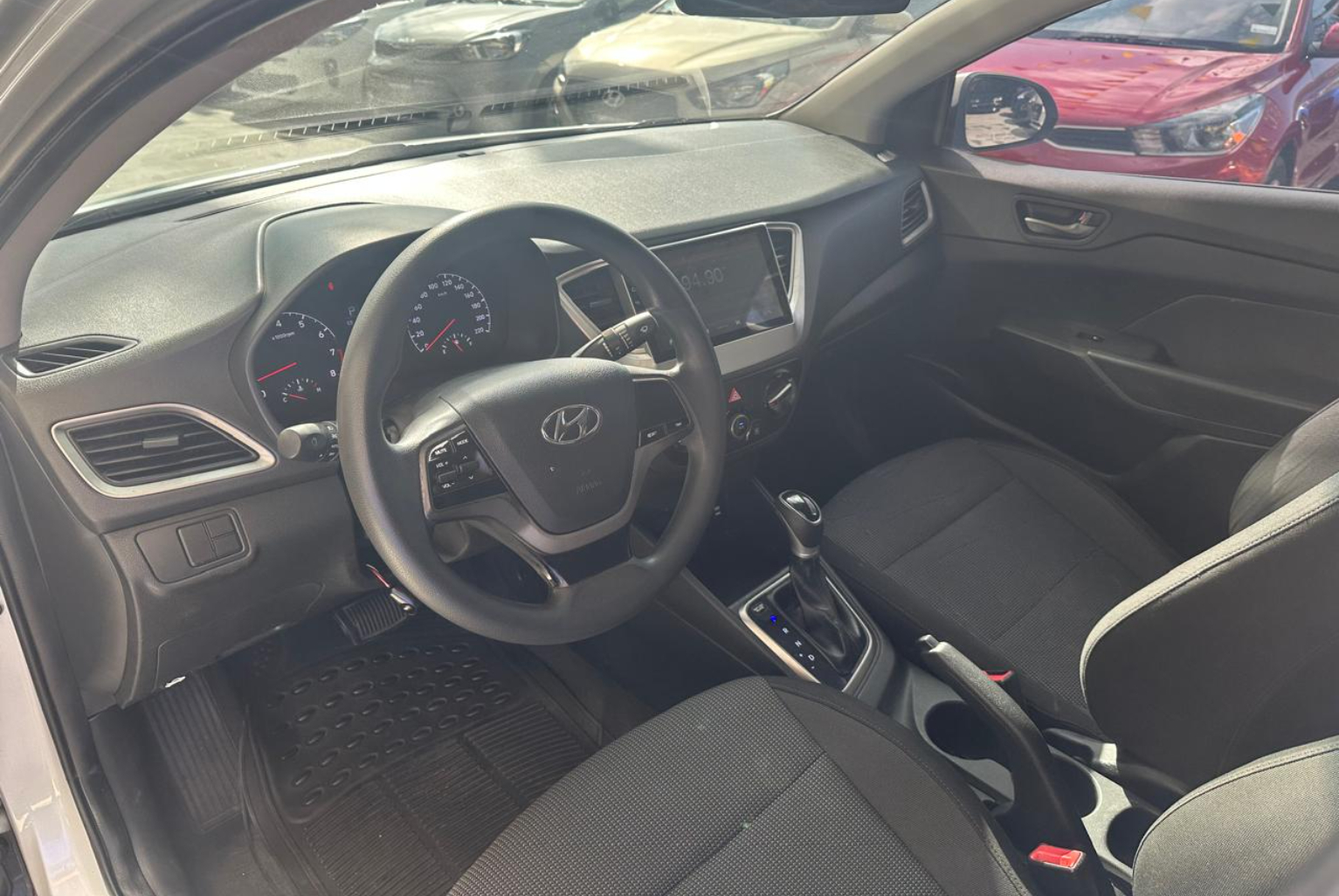 Hyundai Accent 2019 Automático color Plateado, Imagen #9