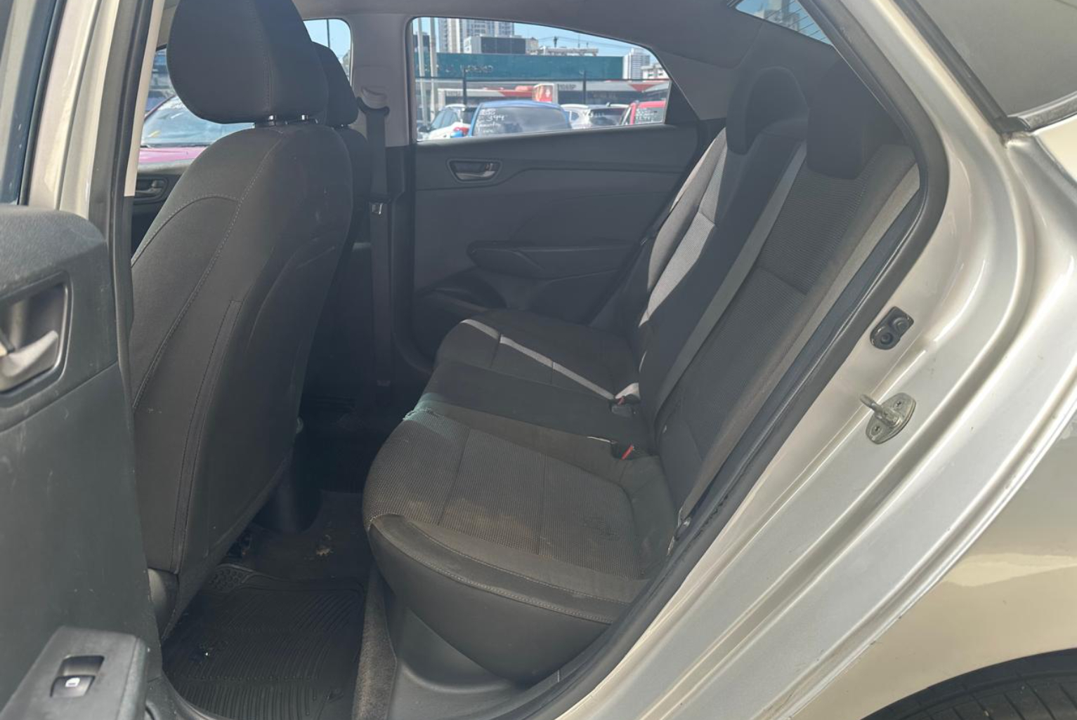 Hyundai Accent 2019 Automático color Plateado, Imagen #10