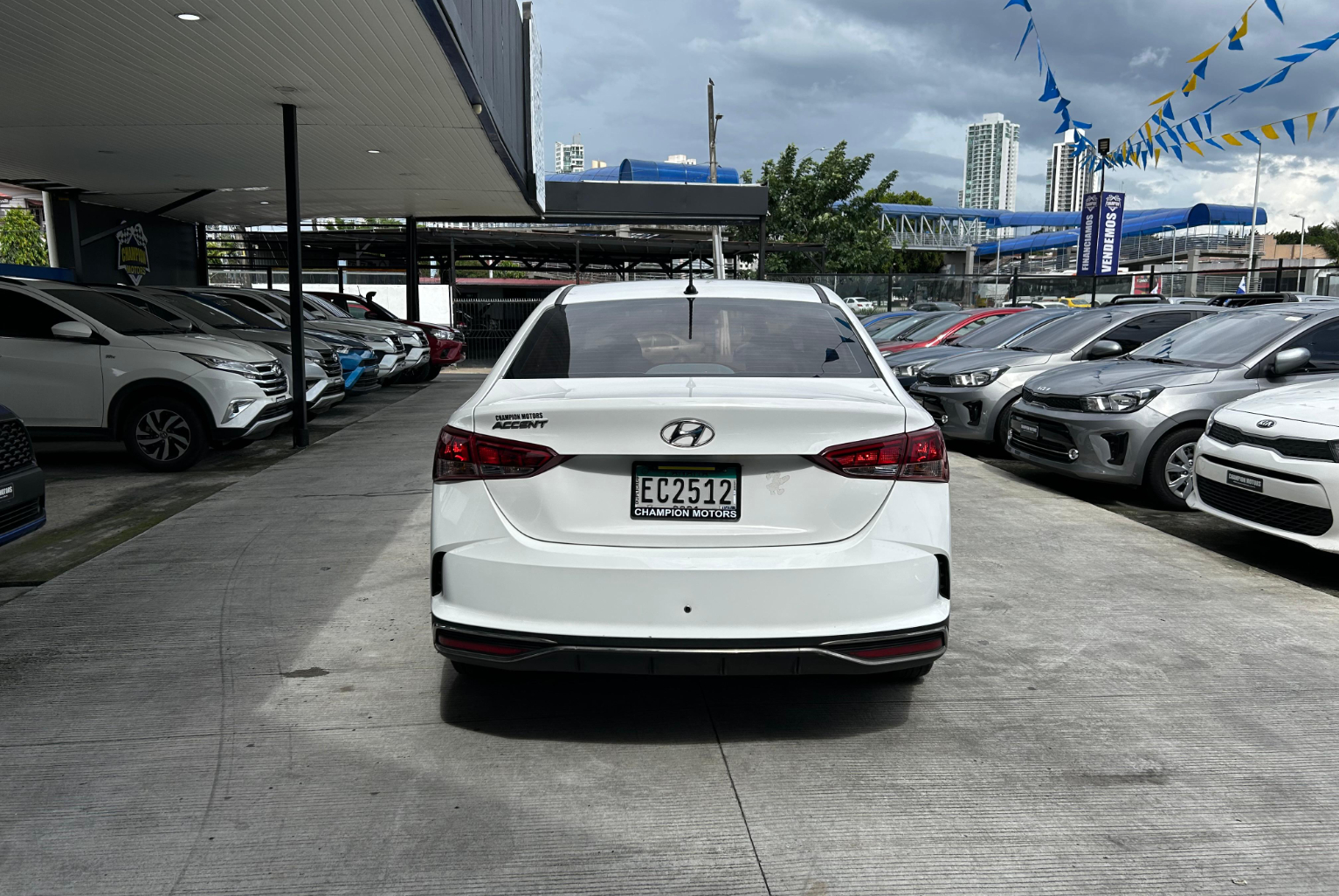 Hyundai Accent 2022 Automático color Blanco, Imagen #5