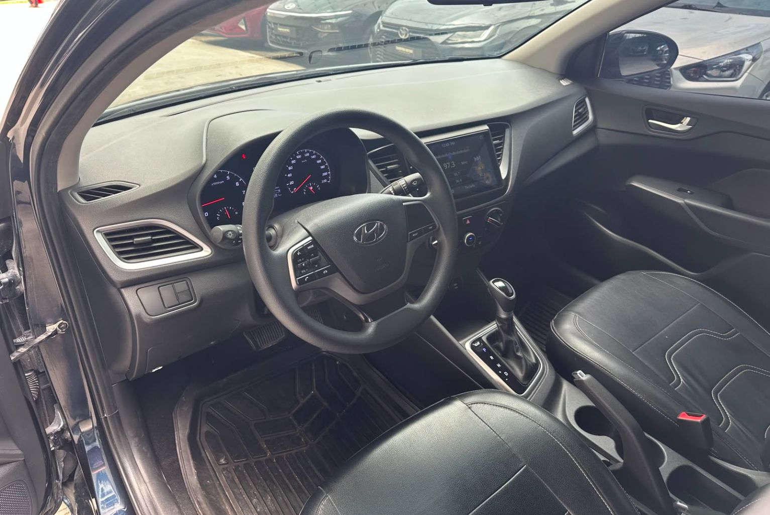 Hyundai Accent 2023, Foto 8