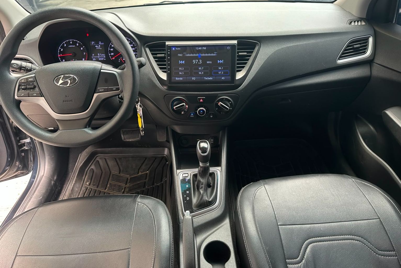 Hyundai Accent 2023, Foto 9