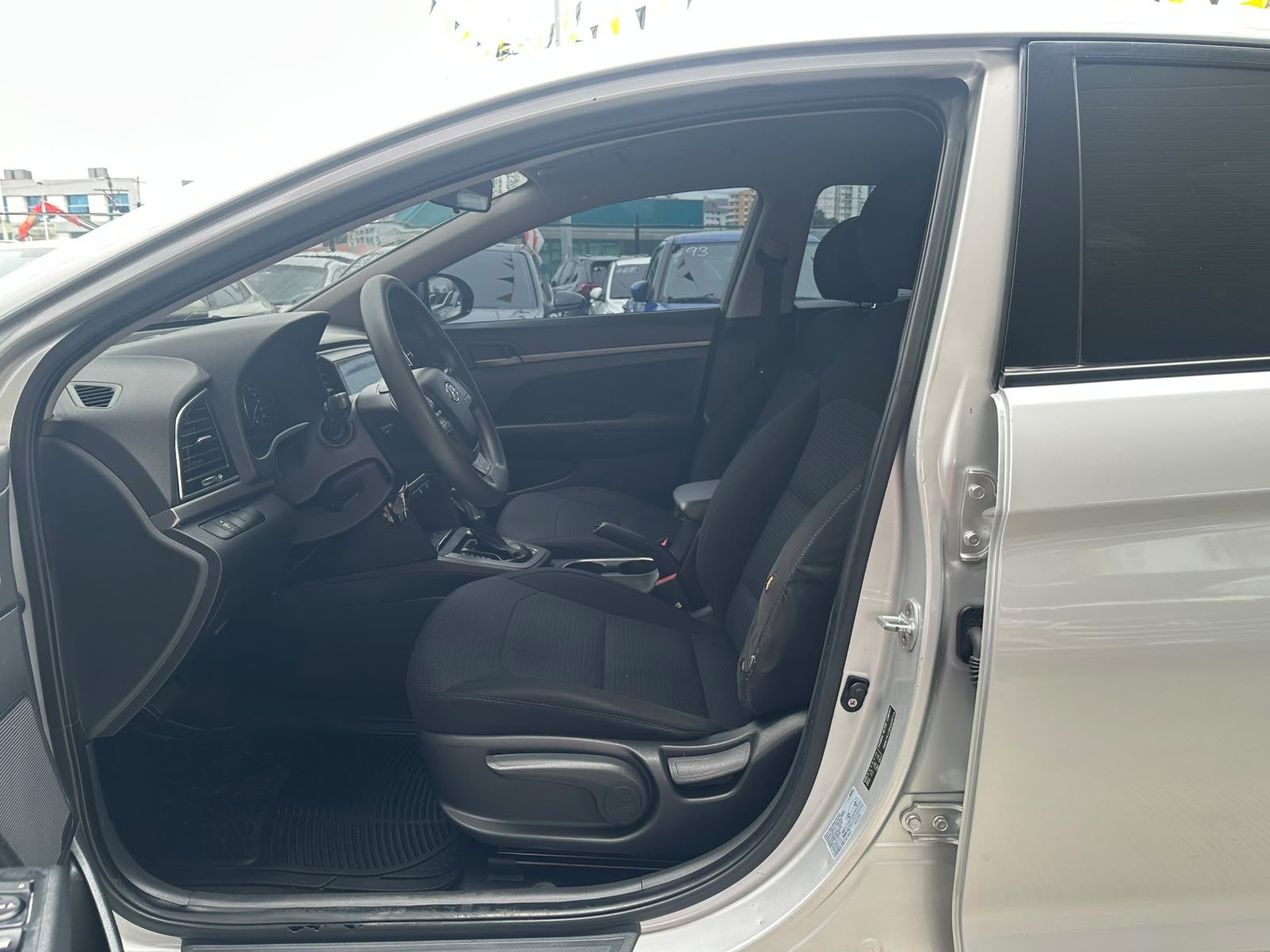 Hyundai Elantra 2017, Foto 7
