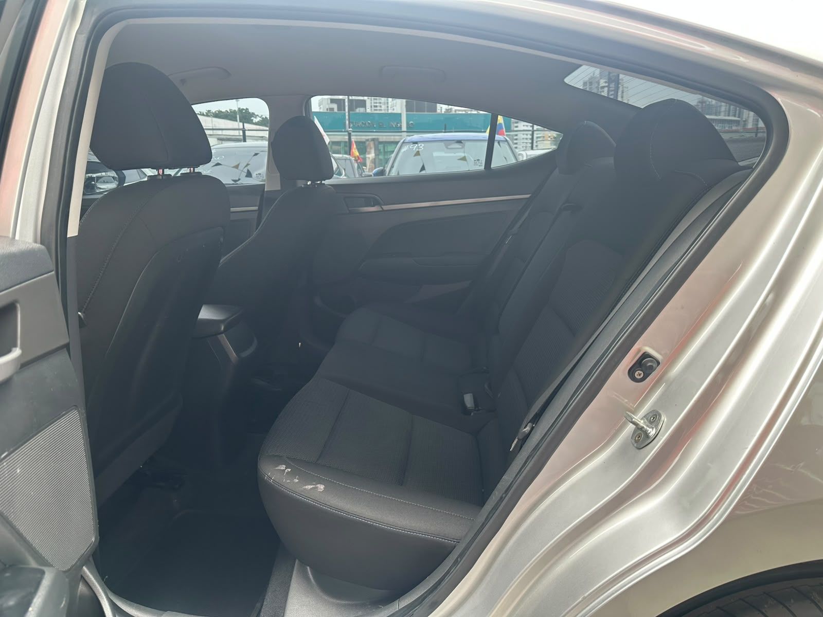 Hyundai Elantra 2017, Foto 9