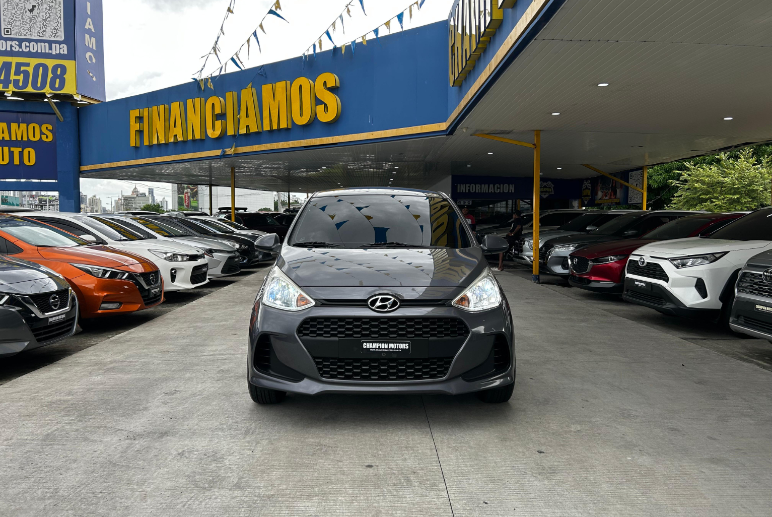 Hyundai Grand i10 2019 Manual color Gris, Imagen #2