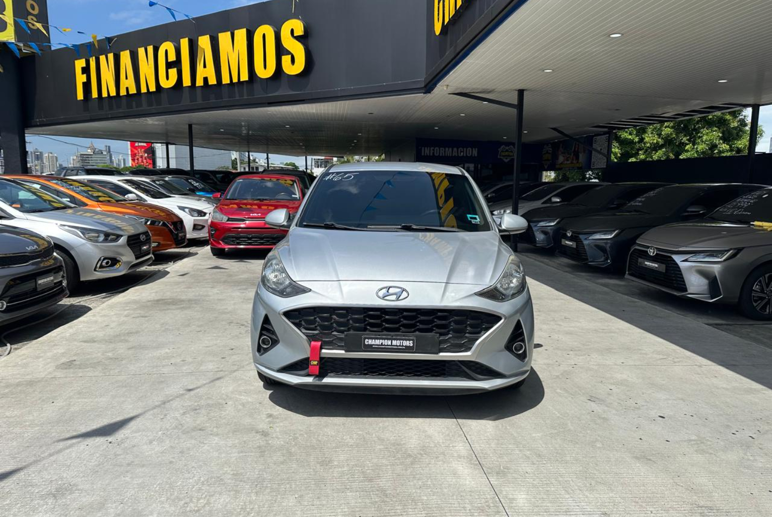 Hyundai Grand i10 2022 Manual color Plateado, Imagen #2