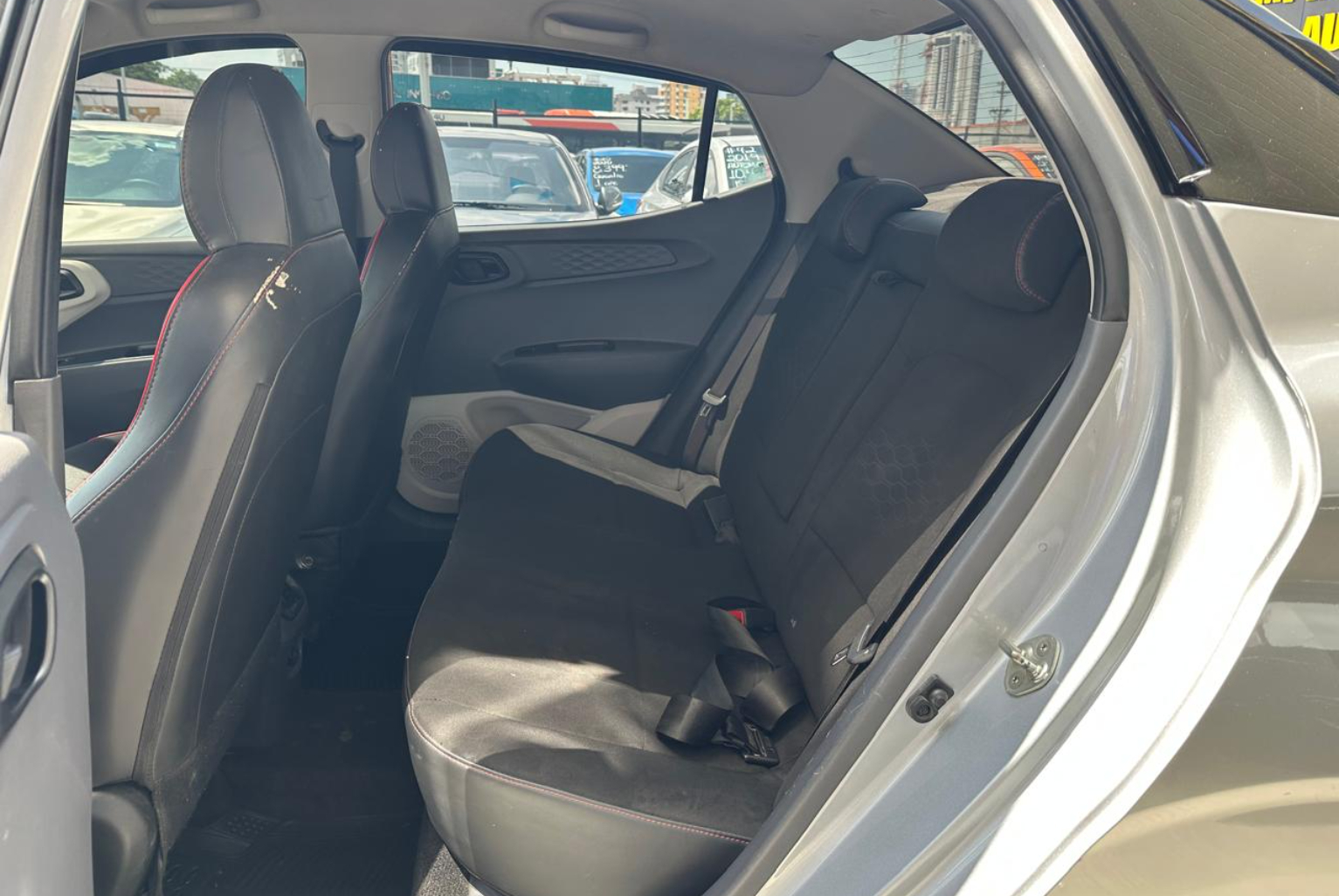 Hyundai Grand i10 2022 Manual color Plateado, Imagen #10