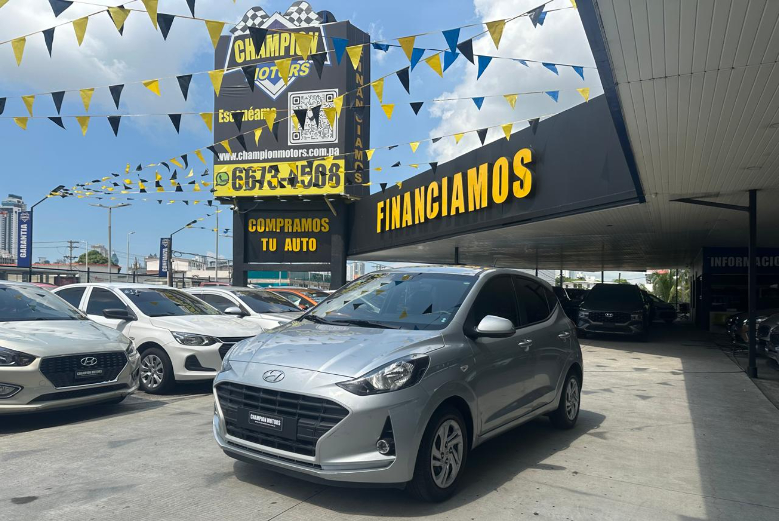Hyundai Grand i10 2023 Automático color Plateado, Imagen #1