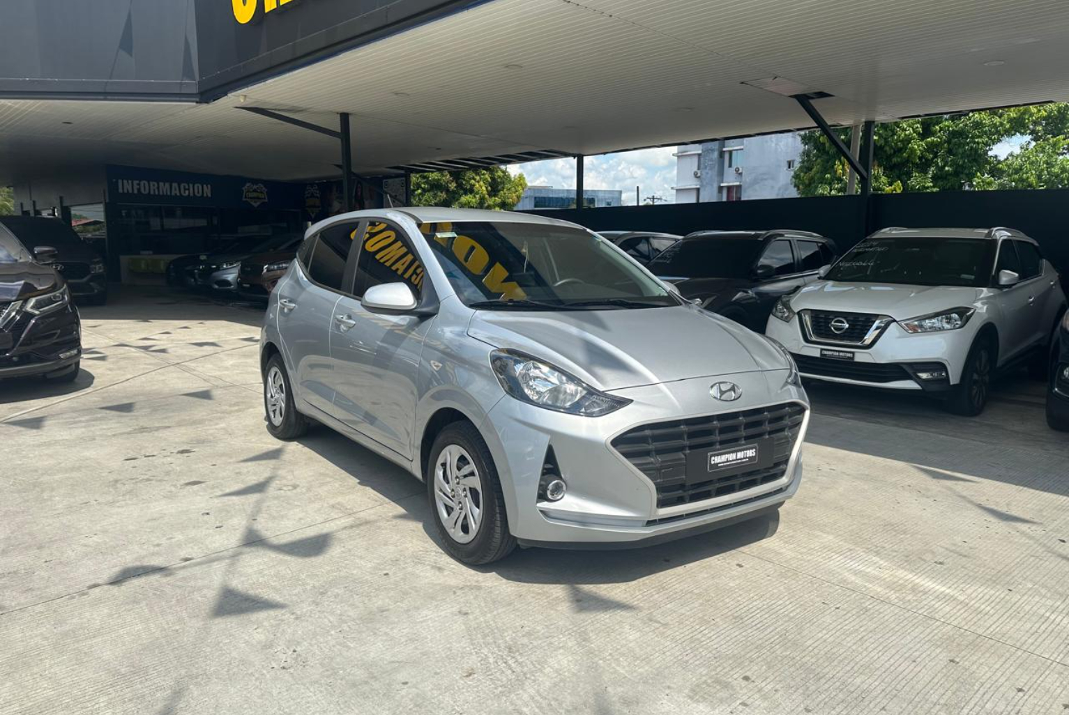 Hyundai Grand i10 2023 Automático color Plateado, Imagen #3