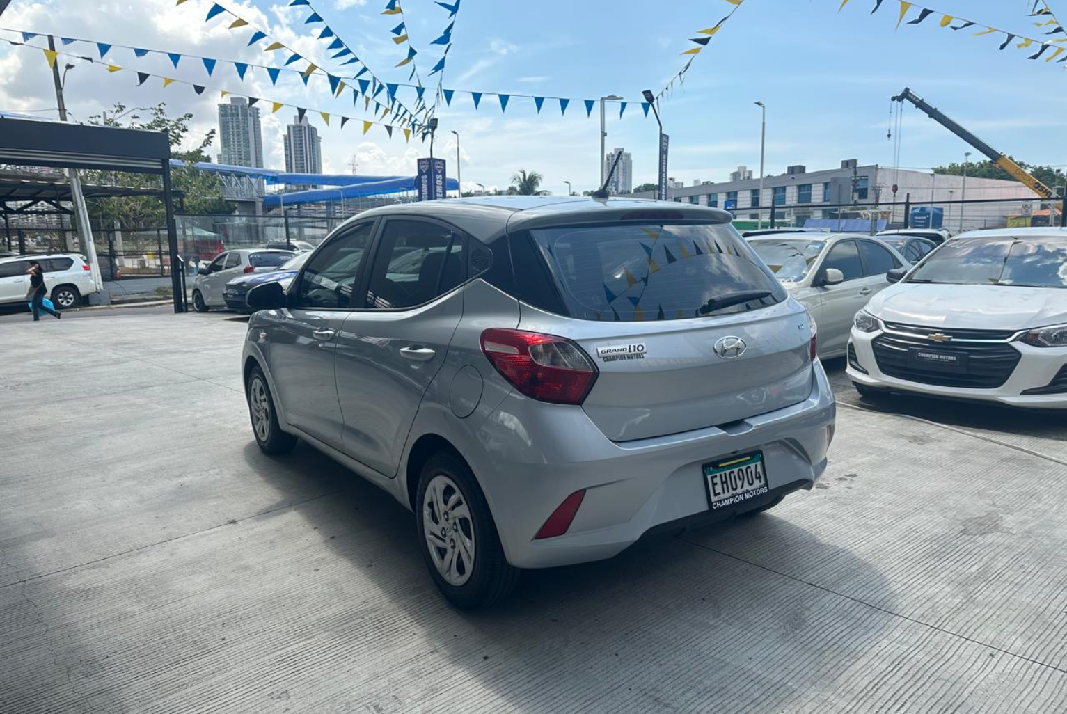 Hyundai Grand i10 2023 Automático color Plateado, Imagen #6