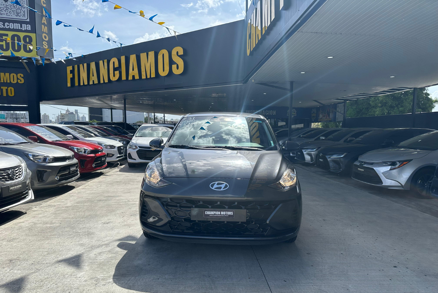 Hyundai Grand i10 2025 Automático color Gris, Imagen #2