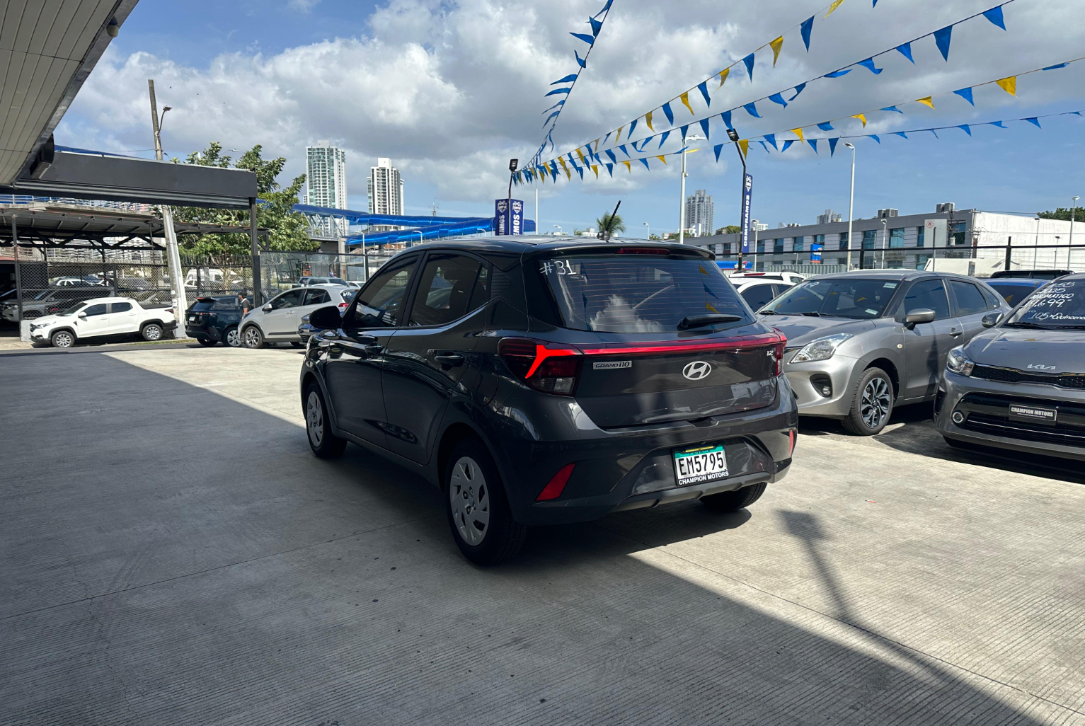 Hyundai Grand i10 2025 Automático color Gris, Imagen #6