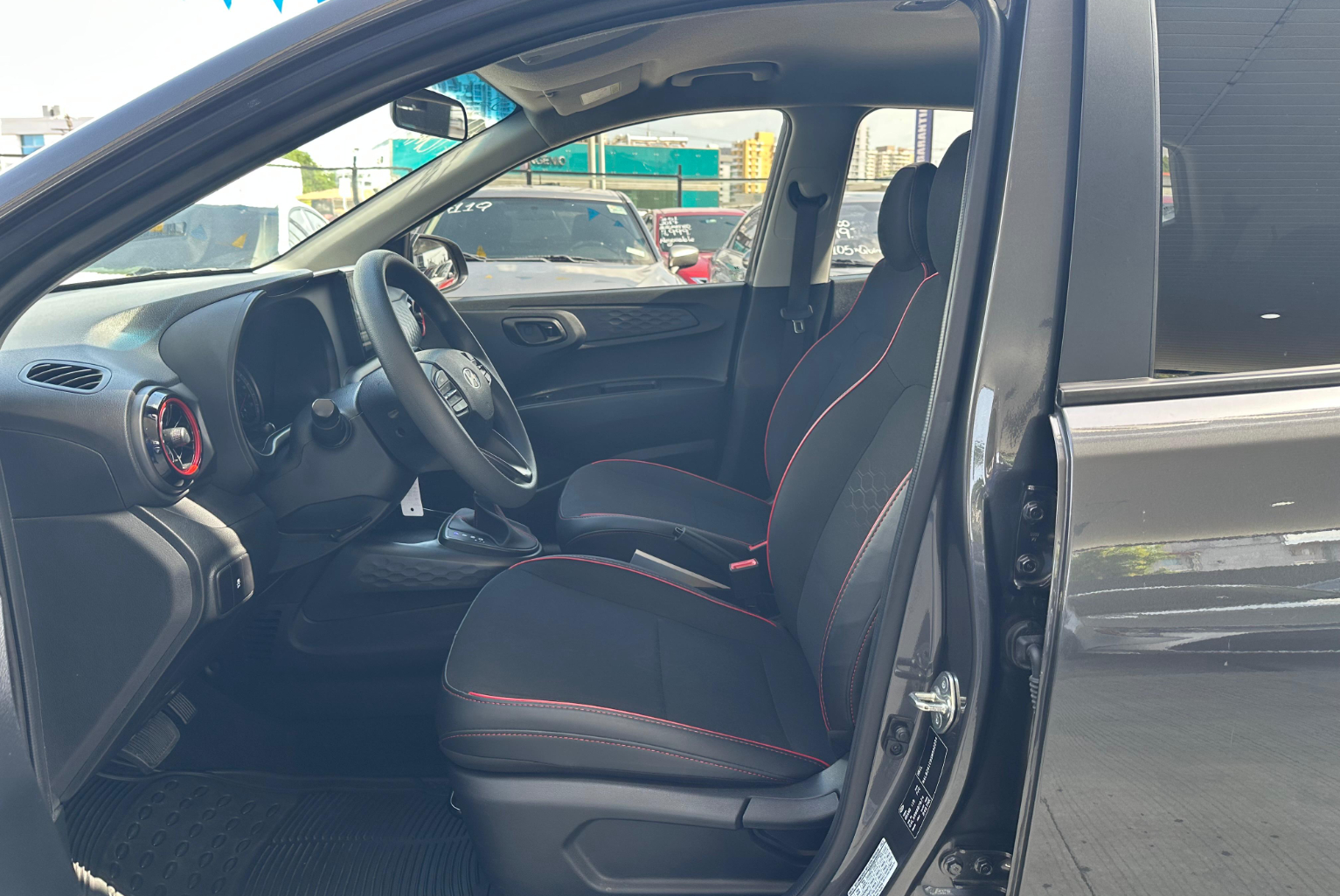 Hyundai Grand i10 2025 Automático color Gris, Imagen #7