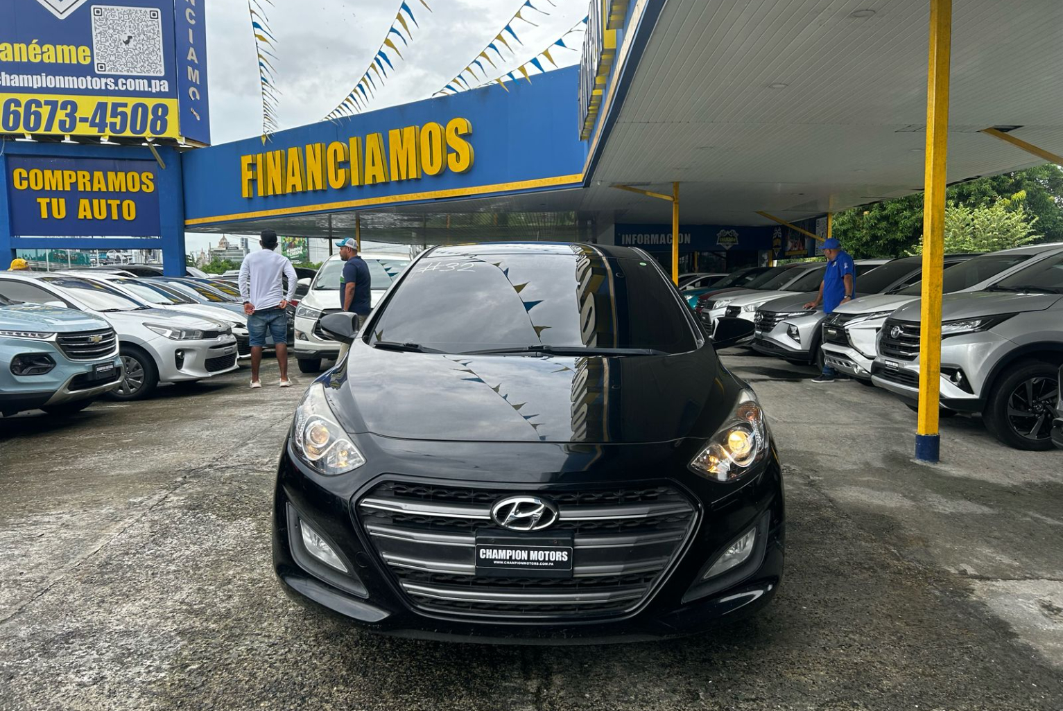 Hyundai i30 2016 Manual color Negro, Imagen #2