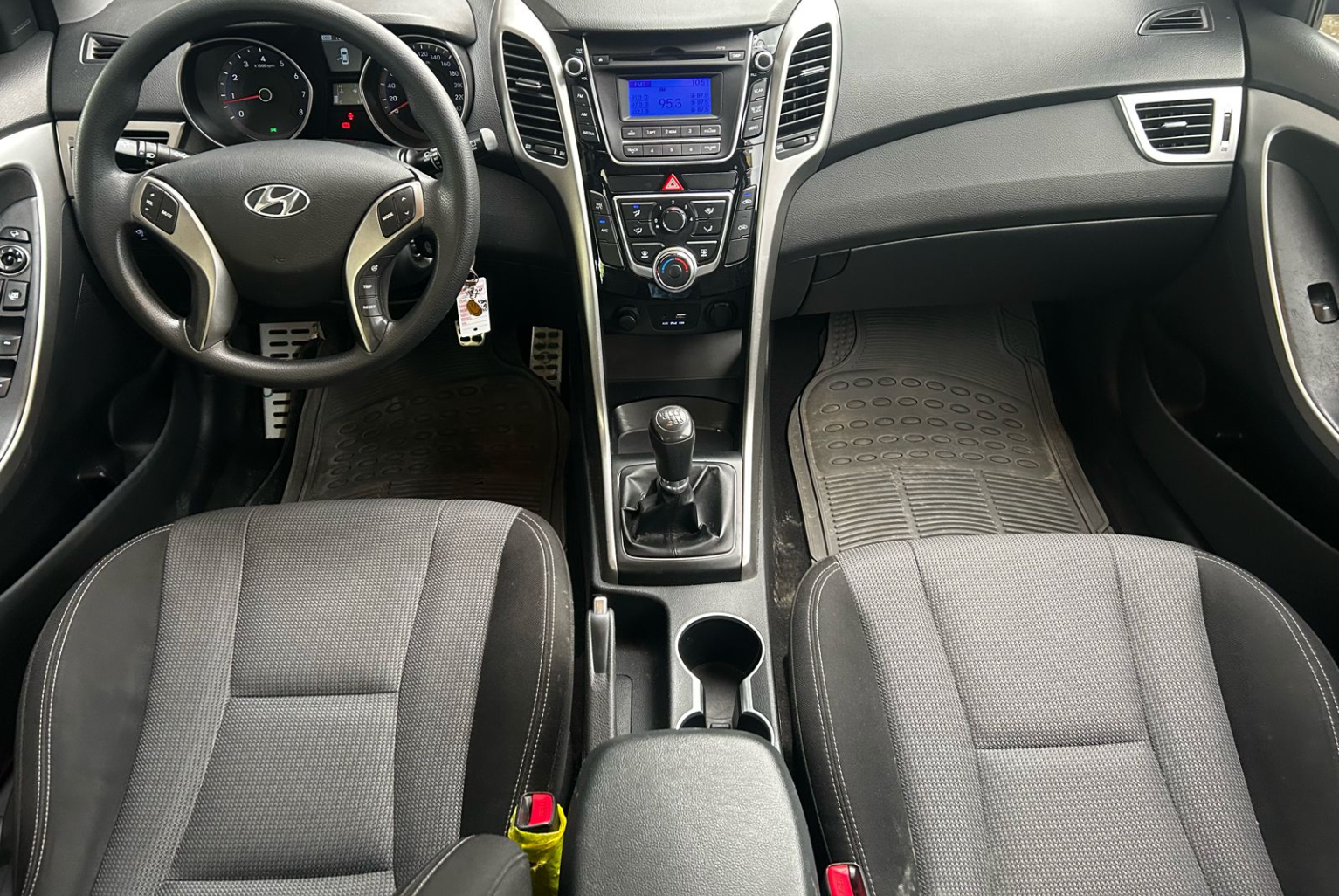 Hyundai i30 2016 Manual color Negro, Imagen #9