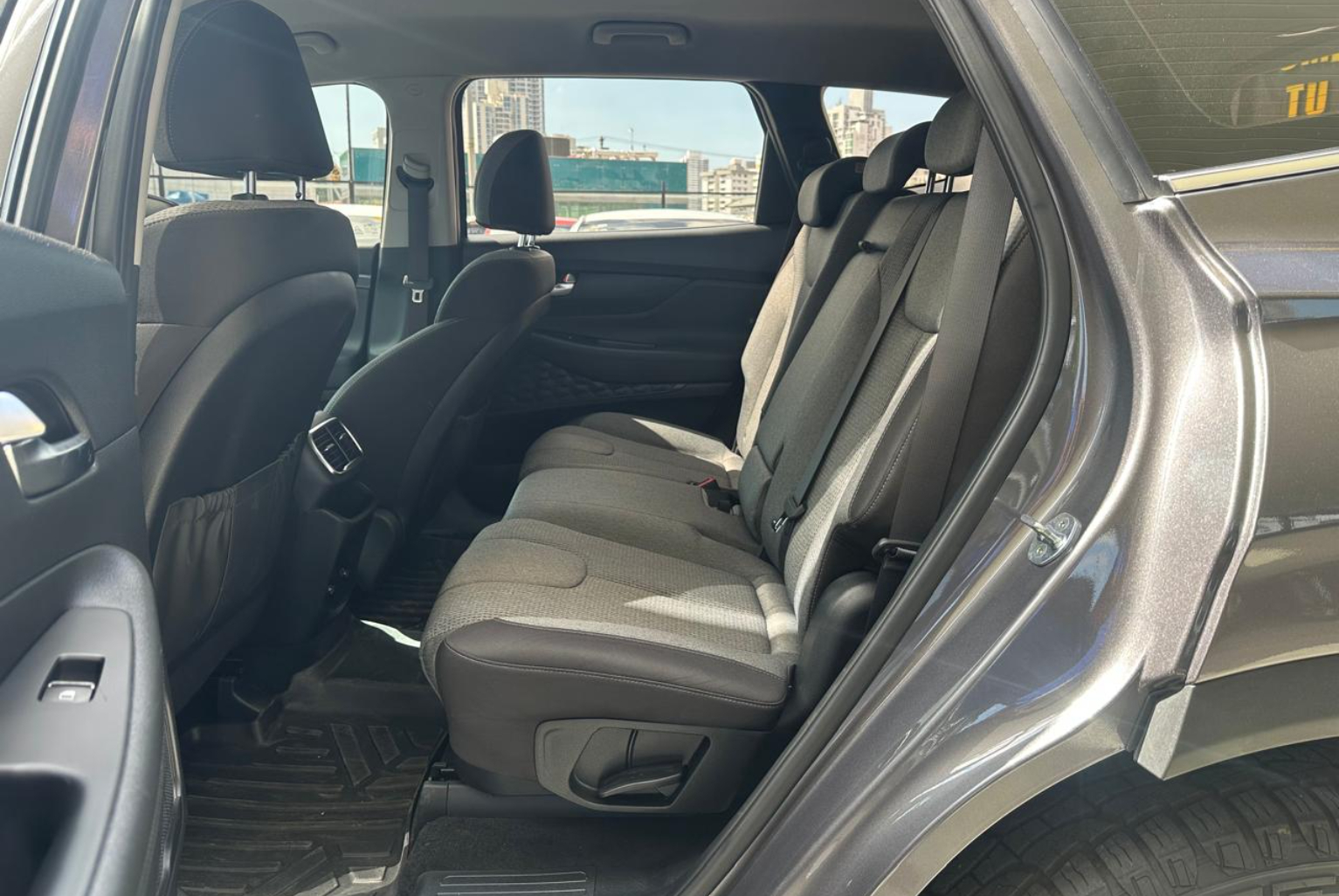 Hyundai Santa Fe 2023 Automático color Gris, Imagen #10