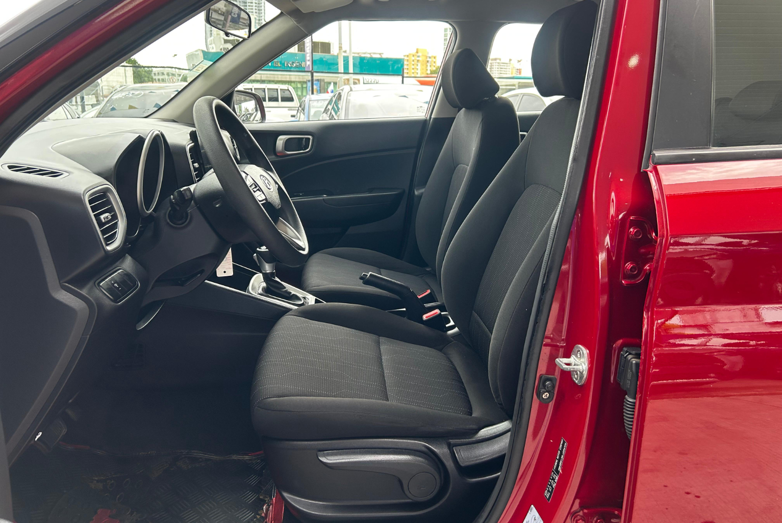 Hyundai Venue 2020 Automático color Rojo, Imagen #7