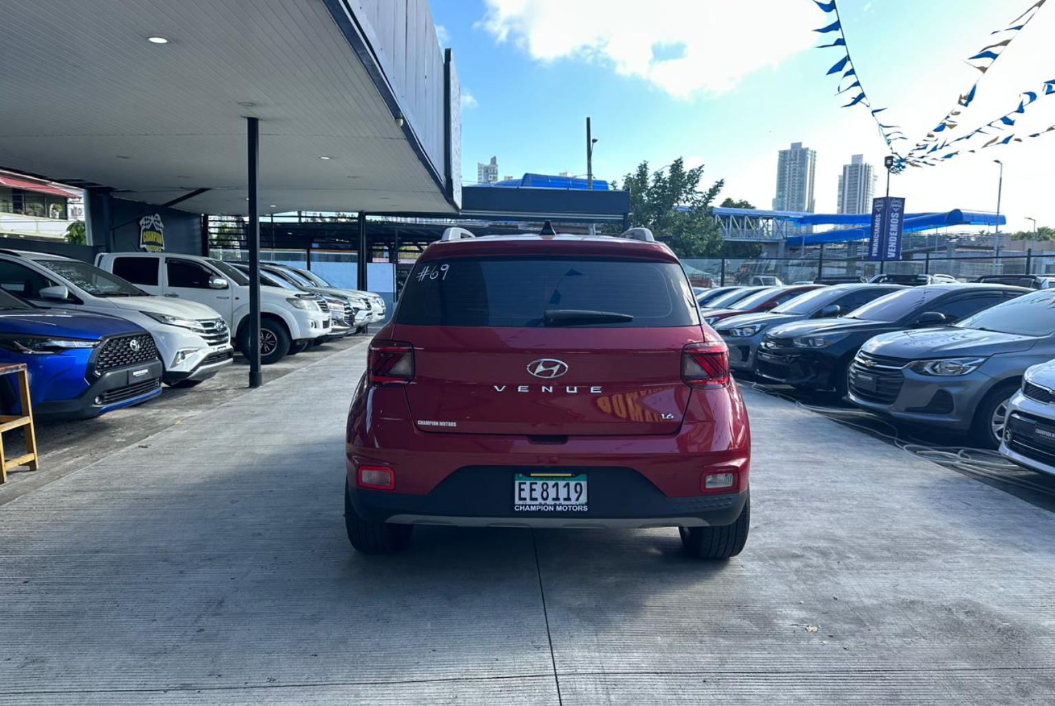 Hyundai Venue 2023 Automático color Rojo, Imagen #5