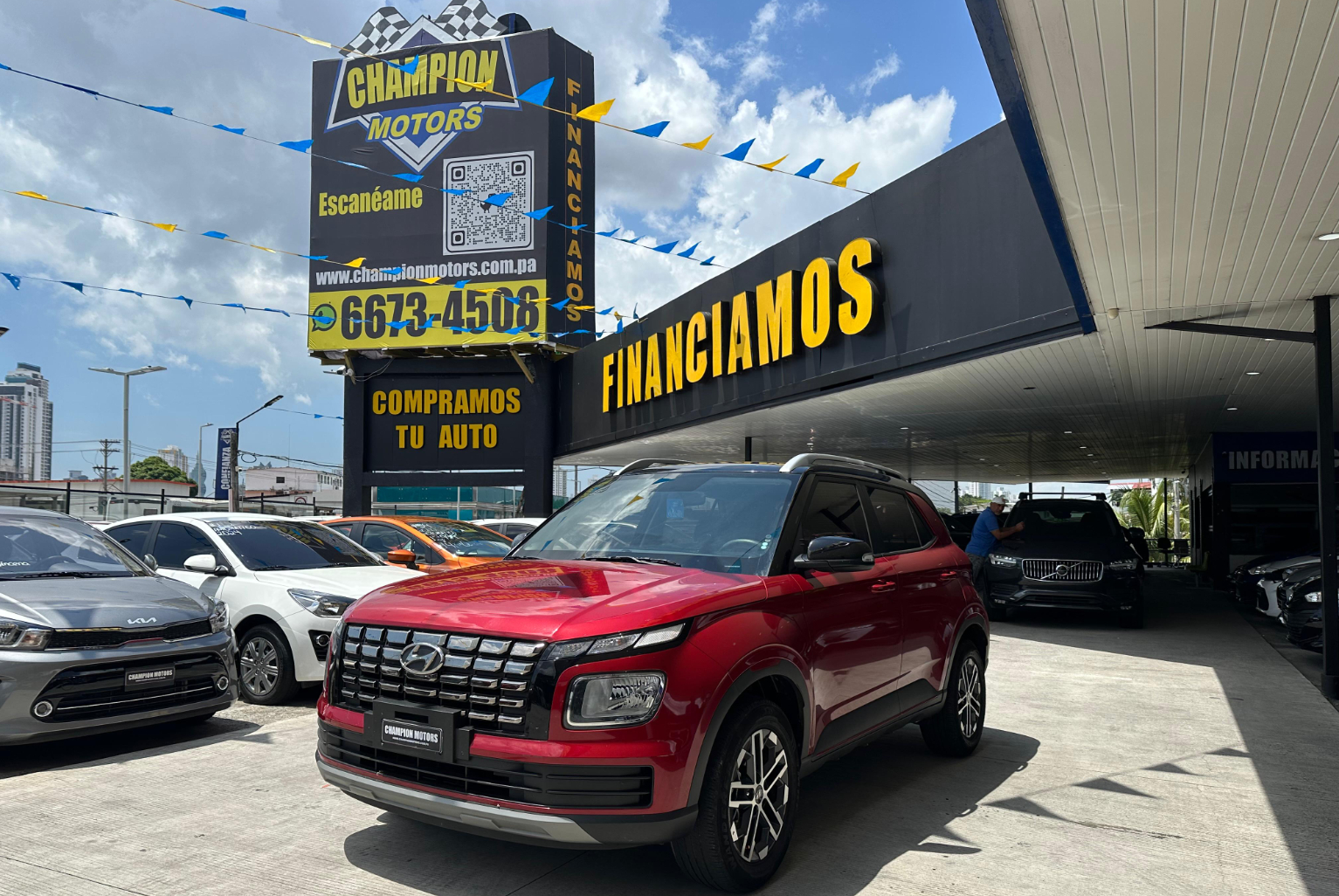 Hyundai Venue 2025 Automático color Rojo, Imagen #1