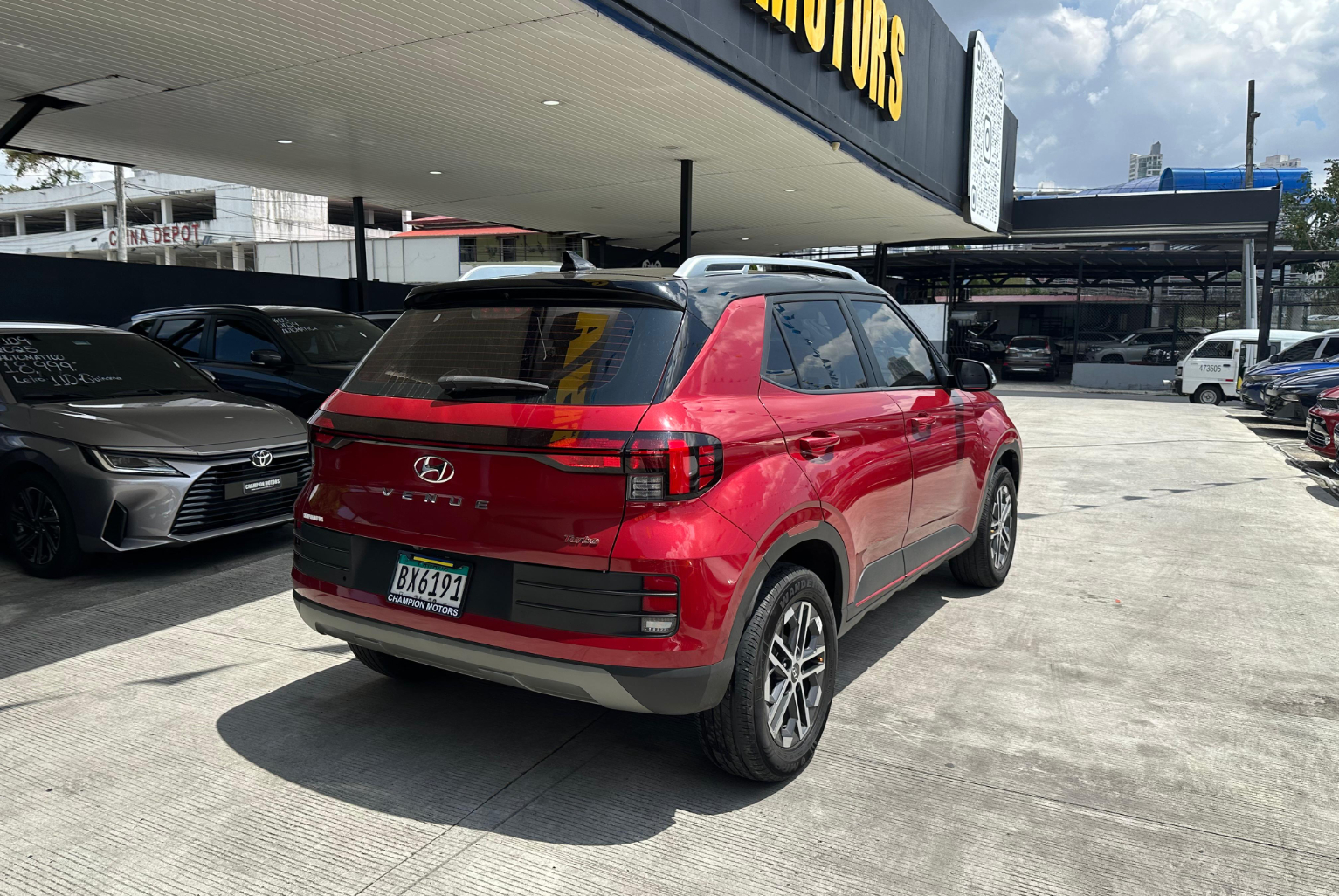 Hyundai Venue 2025 Automático color Rojo, Imagen #4