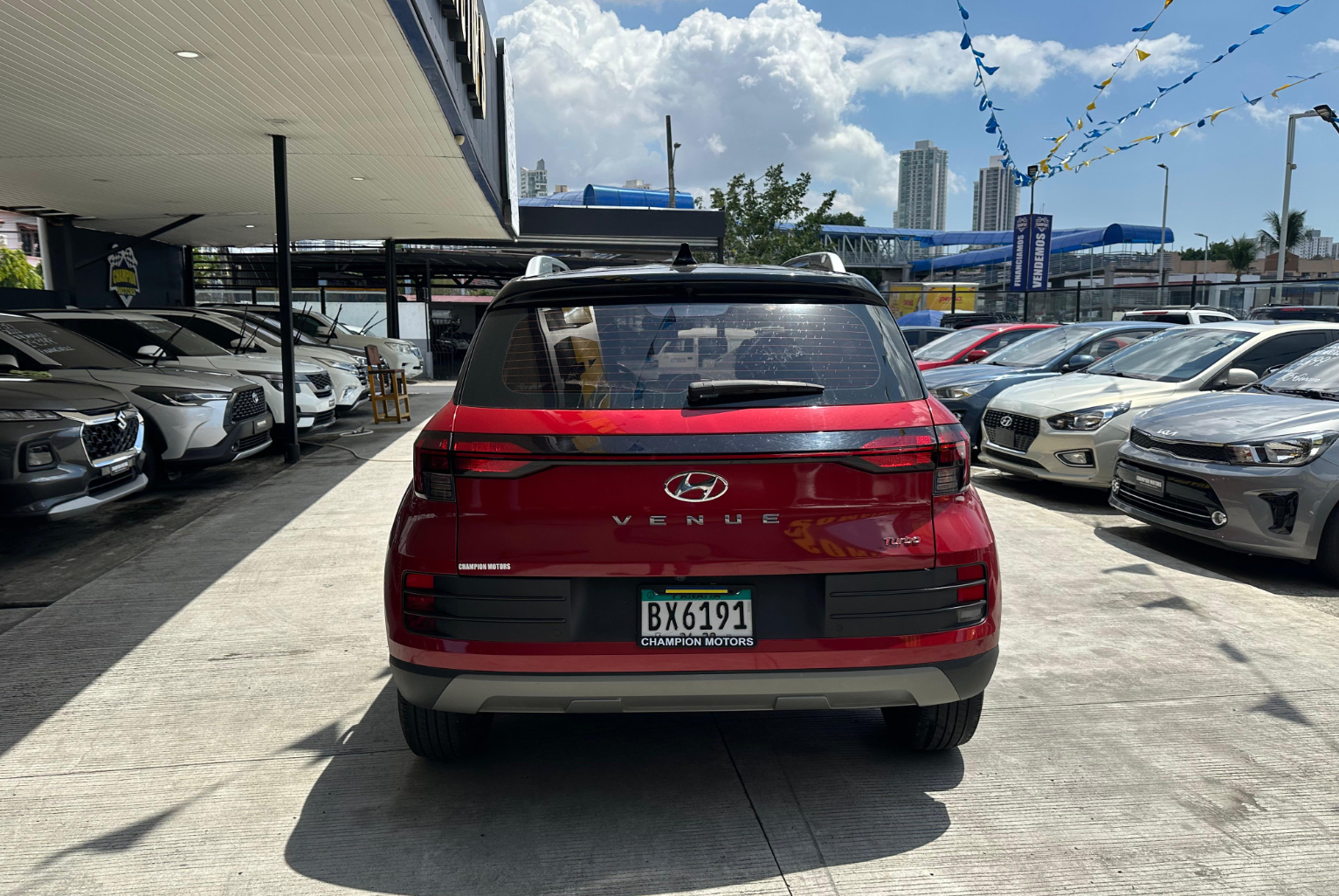 Hyundai Venue 2025 Automático color Rojo, Imagen #5