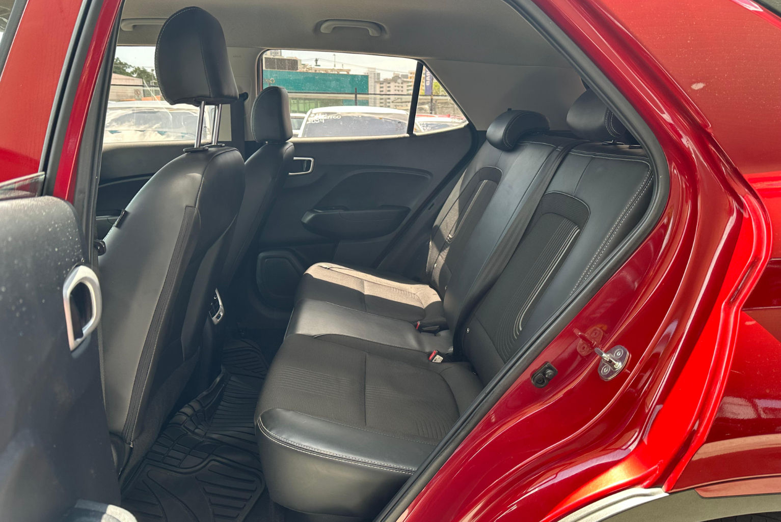 Hyundai Venue 2025 Automático color Rojo, Imagen #10