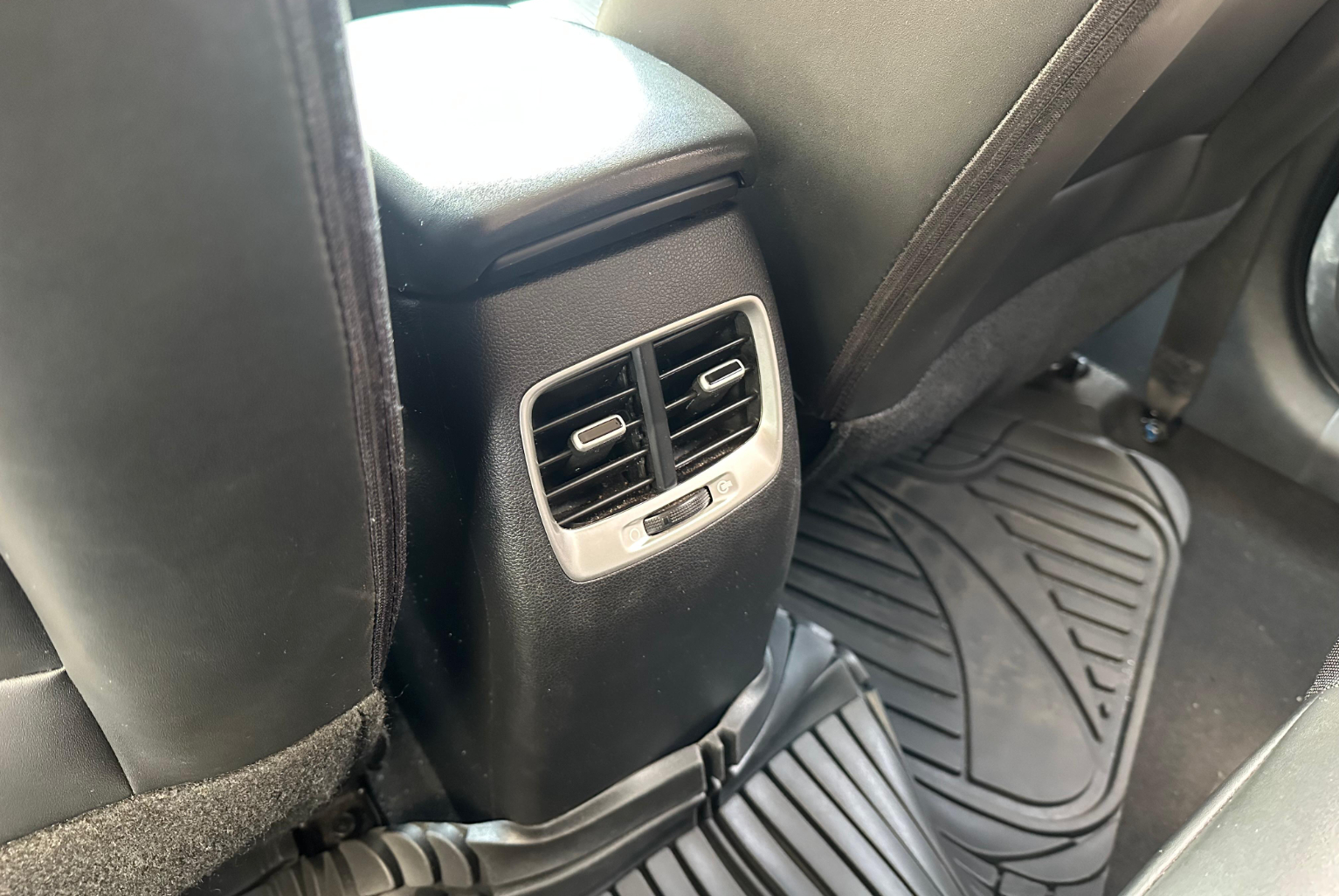 Hyundai Venue 2025 Automático color Rojo, Imagen #11