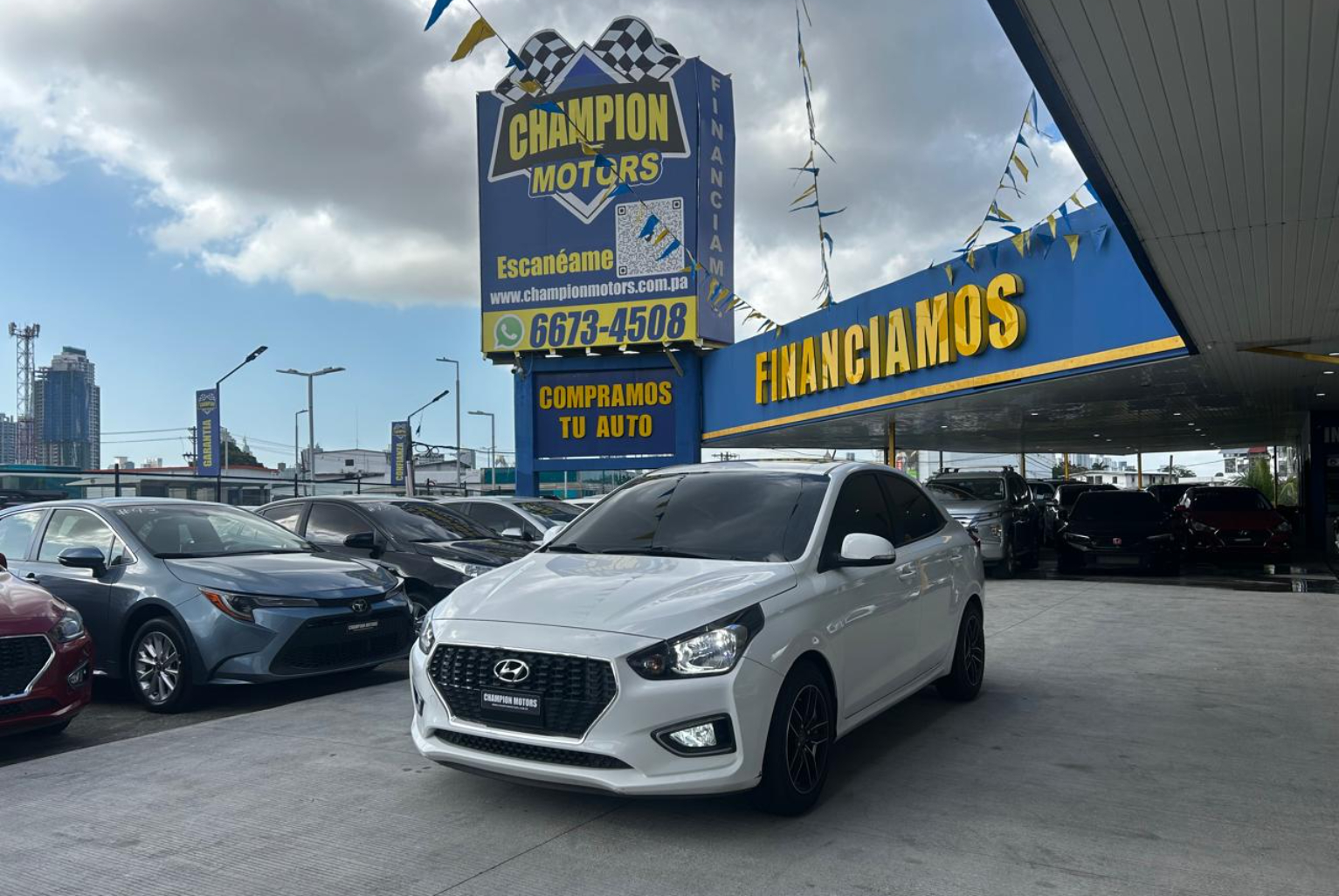 Hyundai Verna 2021 Automático color Blanco, Imagen #1