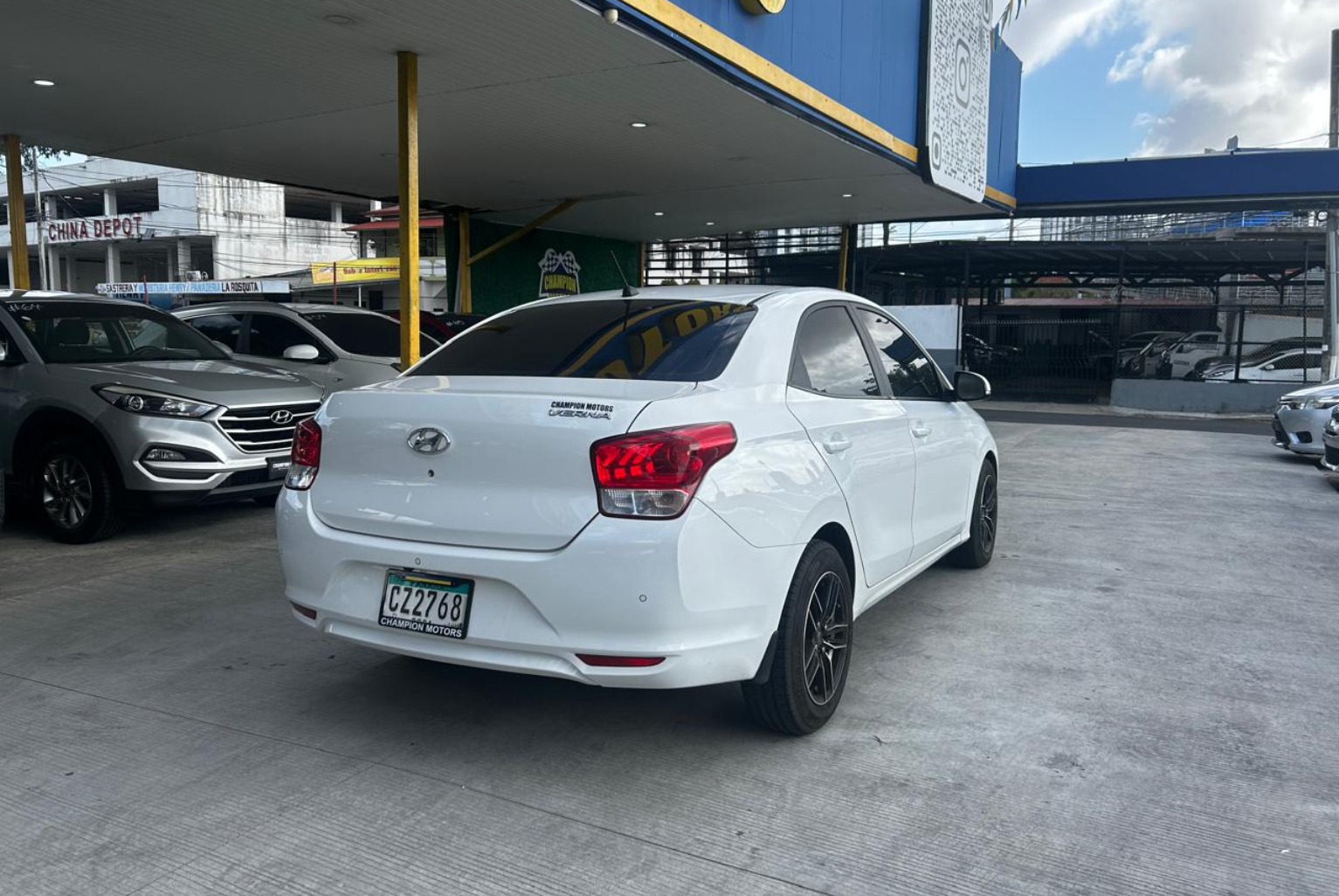 Hyundai Verna 2021 Automático color Blanco, Imagen #4