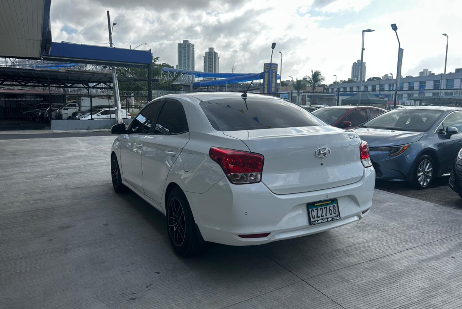 Hyundai Verna 2021 Automático color Blanco, Imagen #6