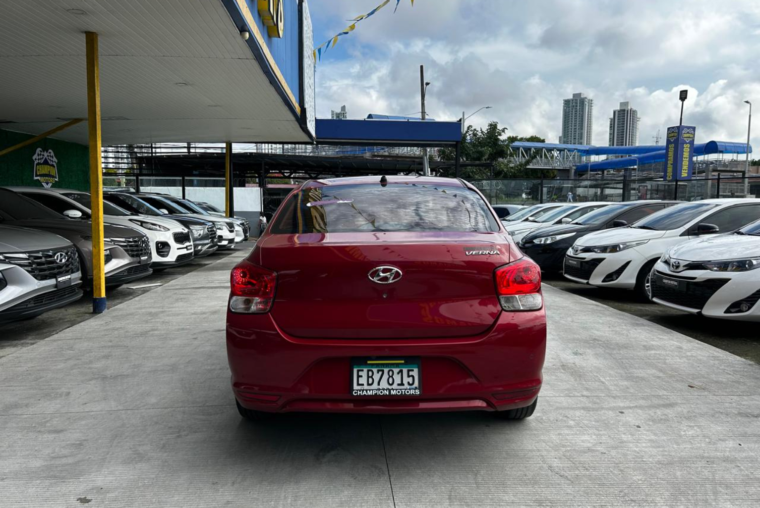 Hyundai Verna 2022 Automático color Rojo, Imagen #5