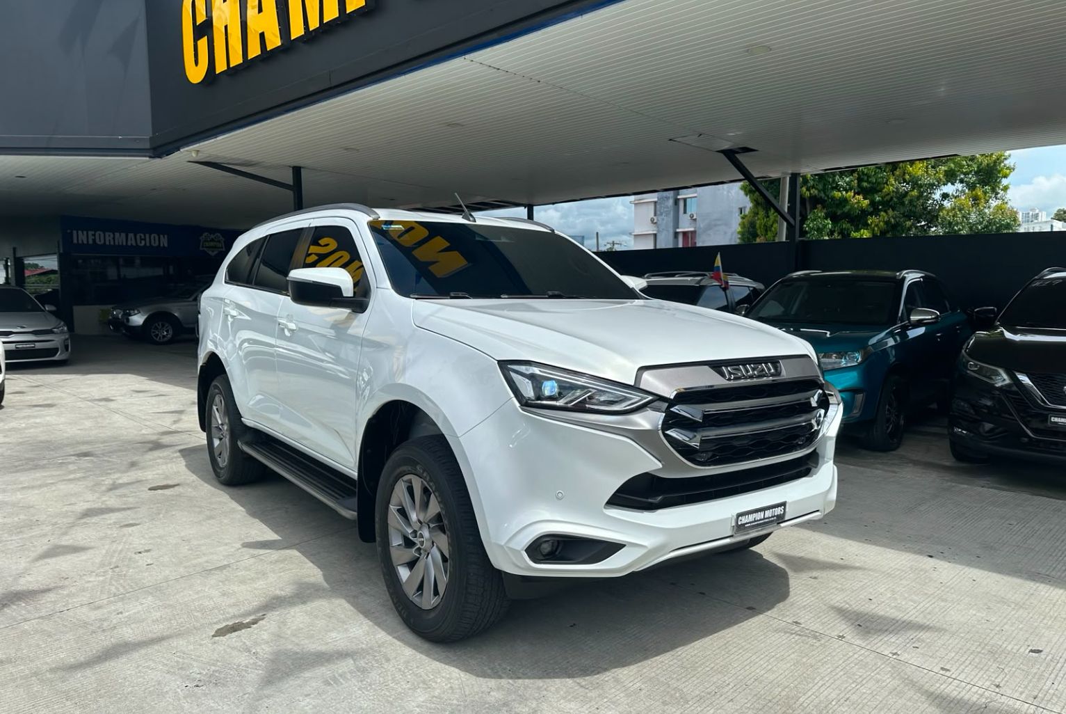 Isuzu Mu-X 2023, Foto 3