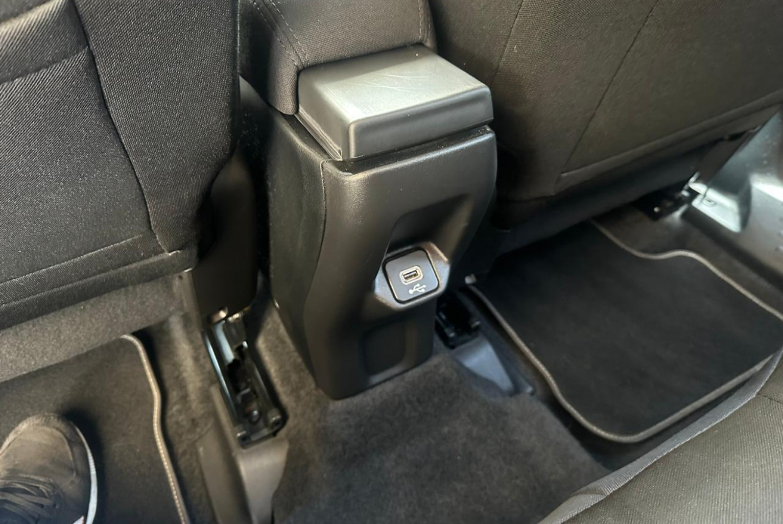 Jeep Renegade 2023 Automático color Negro, Imagen #10