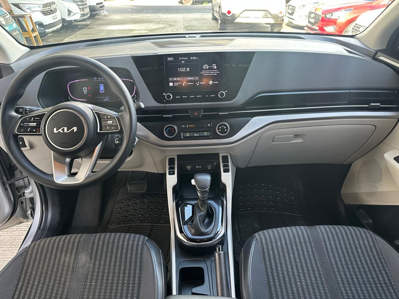 Kia Carens 2025, Foto 9