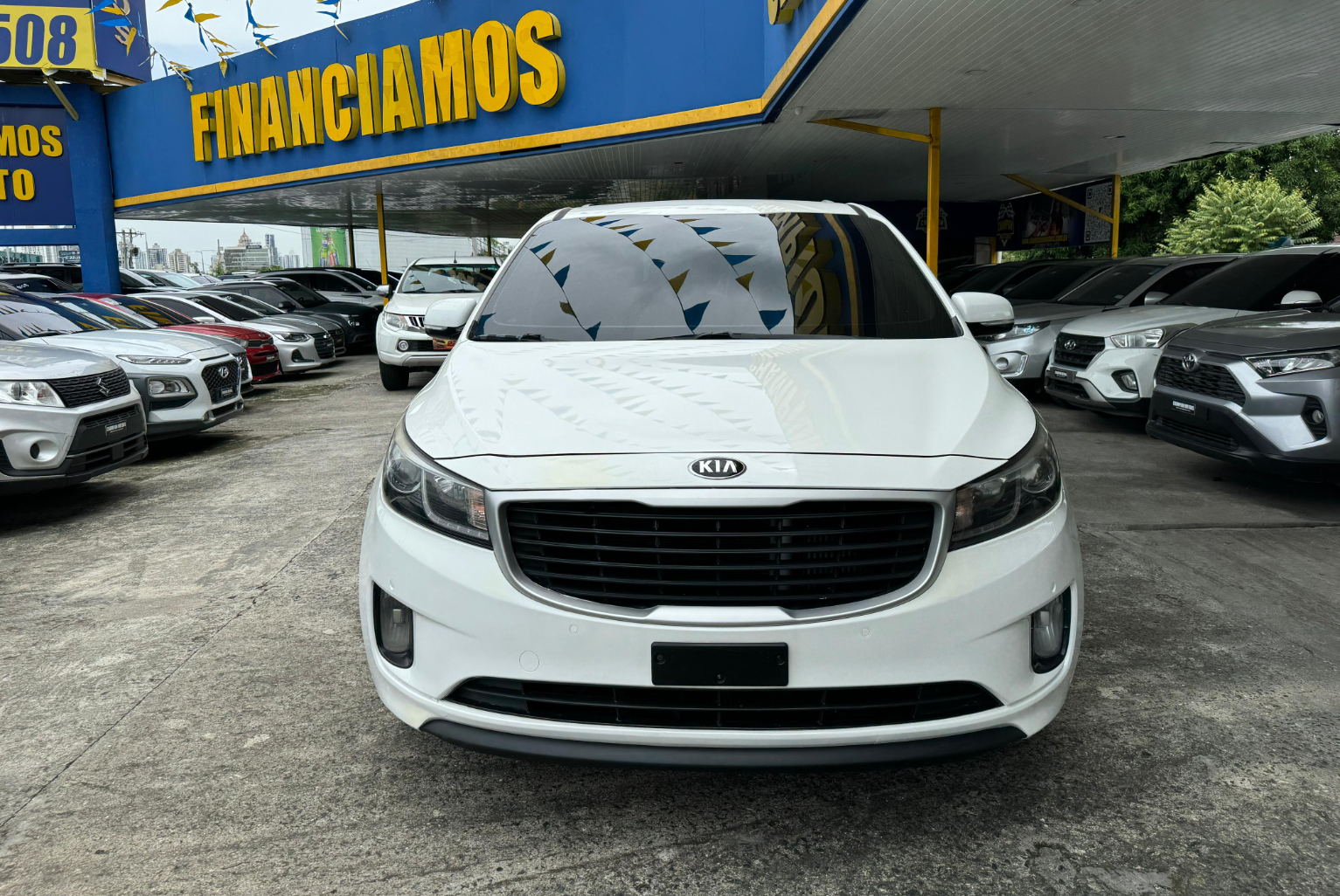 Kia Carnival 2016 Automático color Blanco, Imagen #2