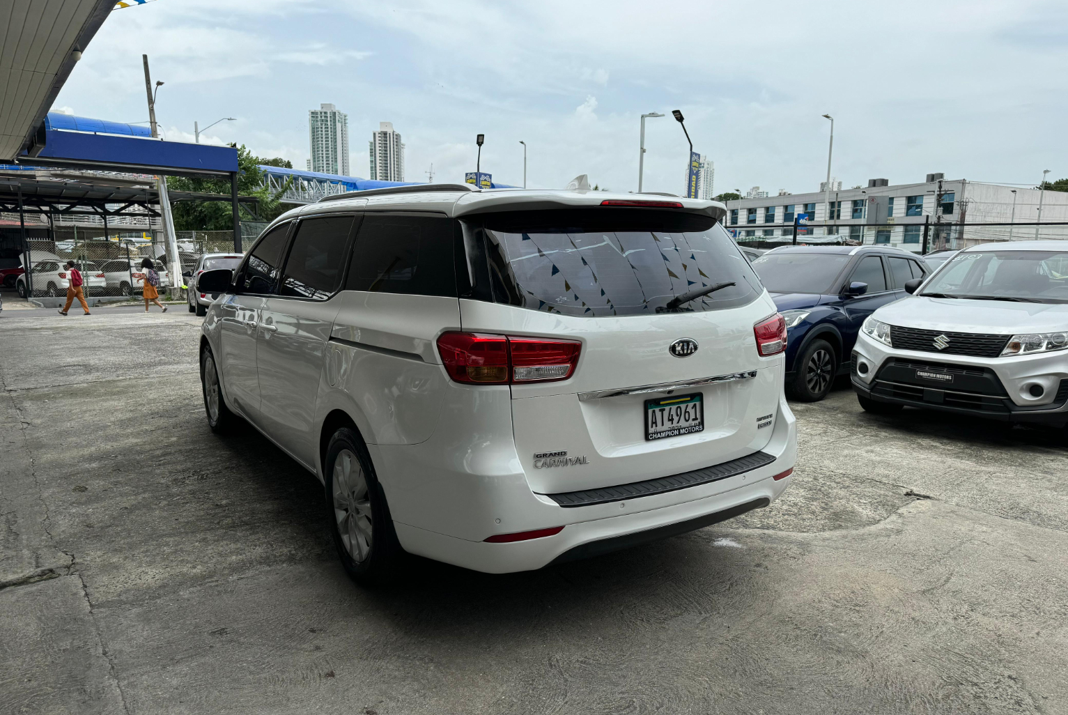 Kia Carnival 2016 Automático color Blanco, Imagen #6