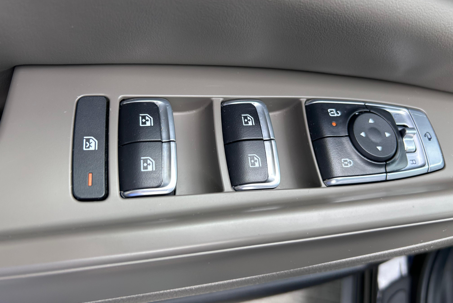 Kia Carnival 2025 Automático color Negro, Imagen #12