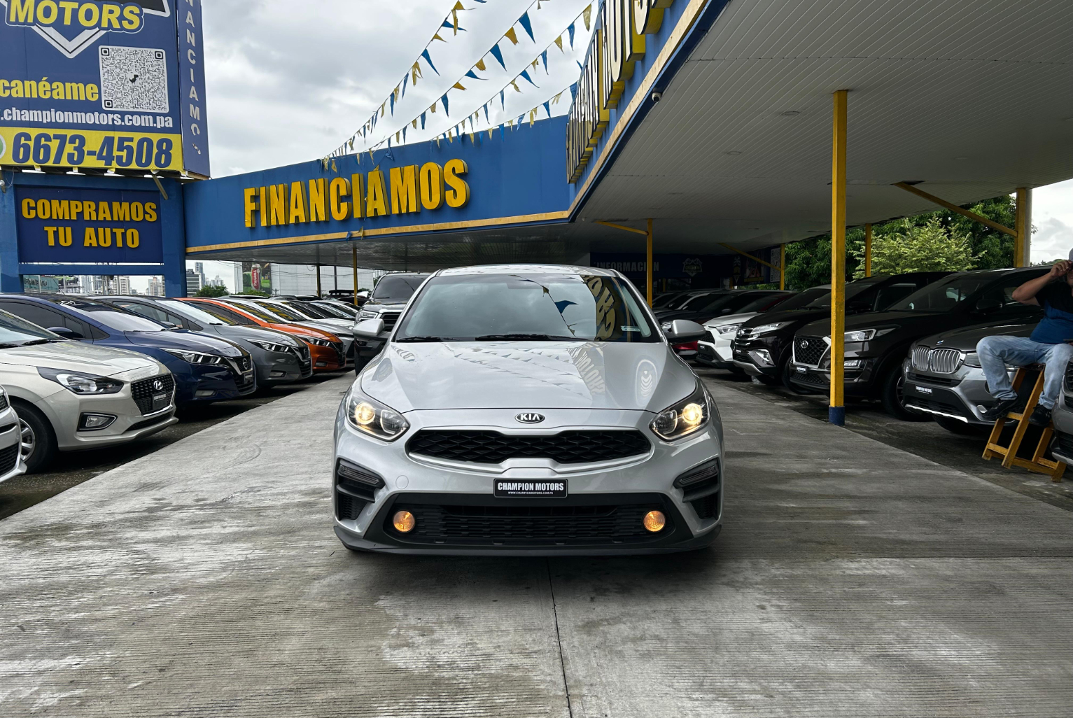 Kia Cerato 2020 Automático color Plateado, Imagen #2